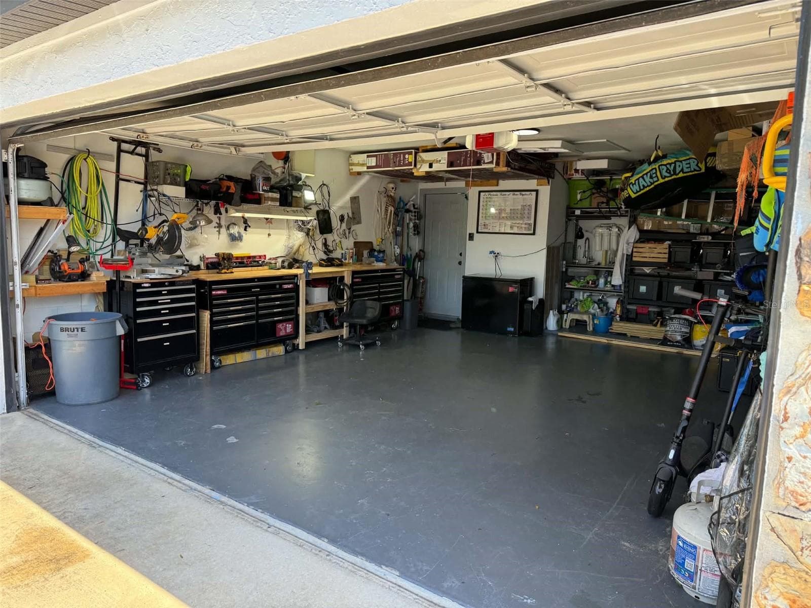 2 Car Garage - 3414 CADE LN, VALRICO