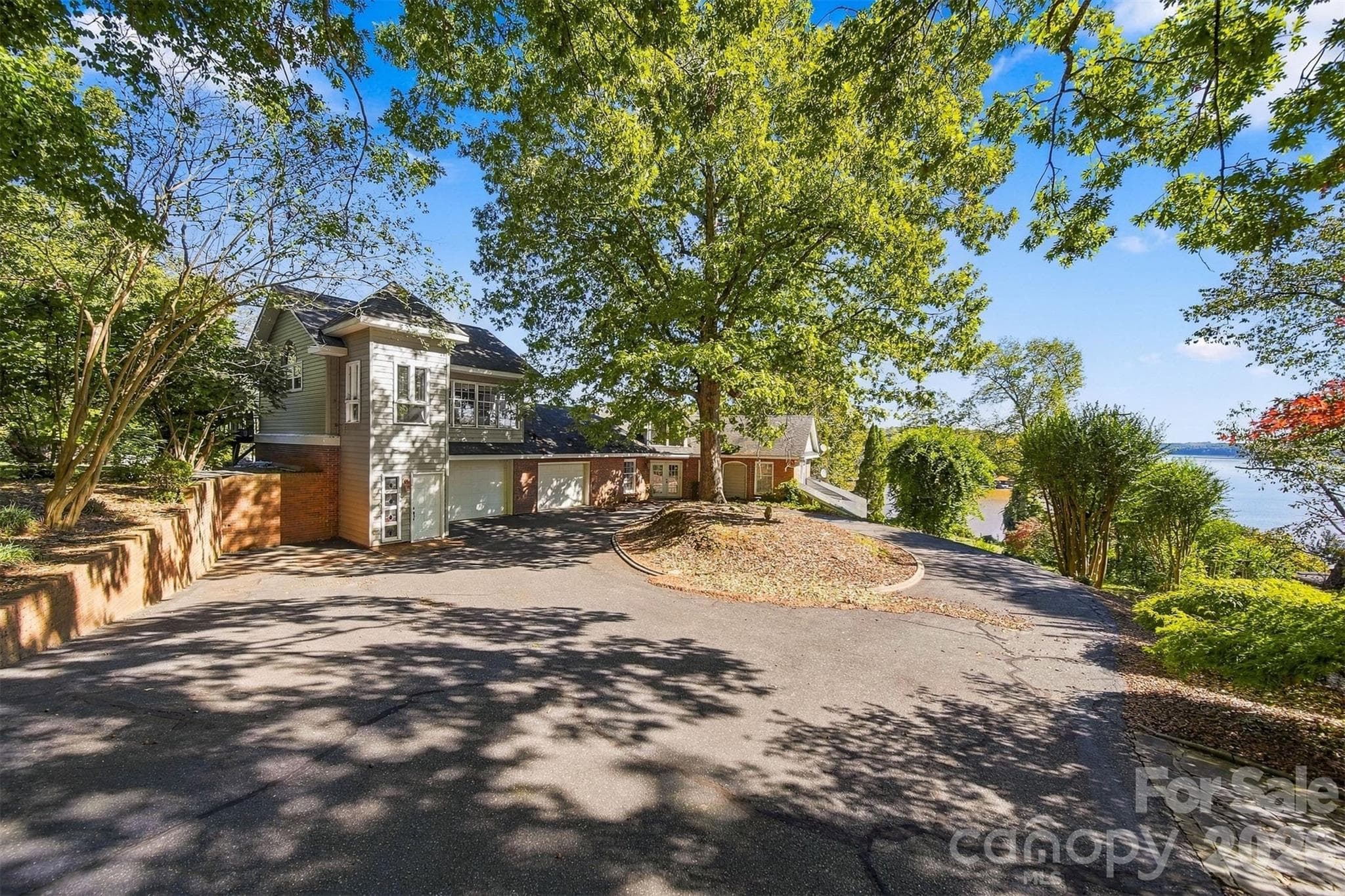 Single Family Residence at 14 Sand Bar Drive, Taylorsville, photo 9 of 32