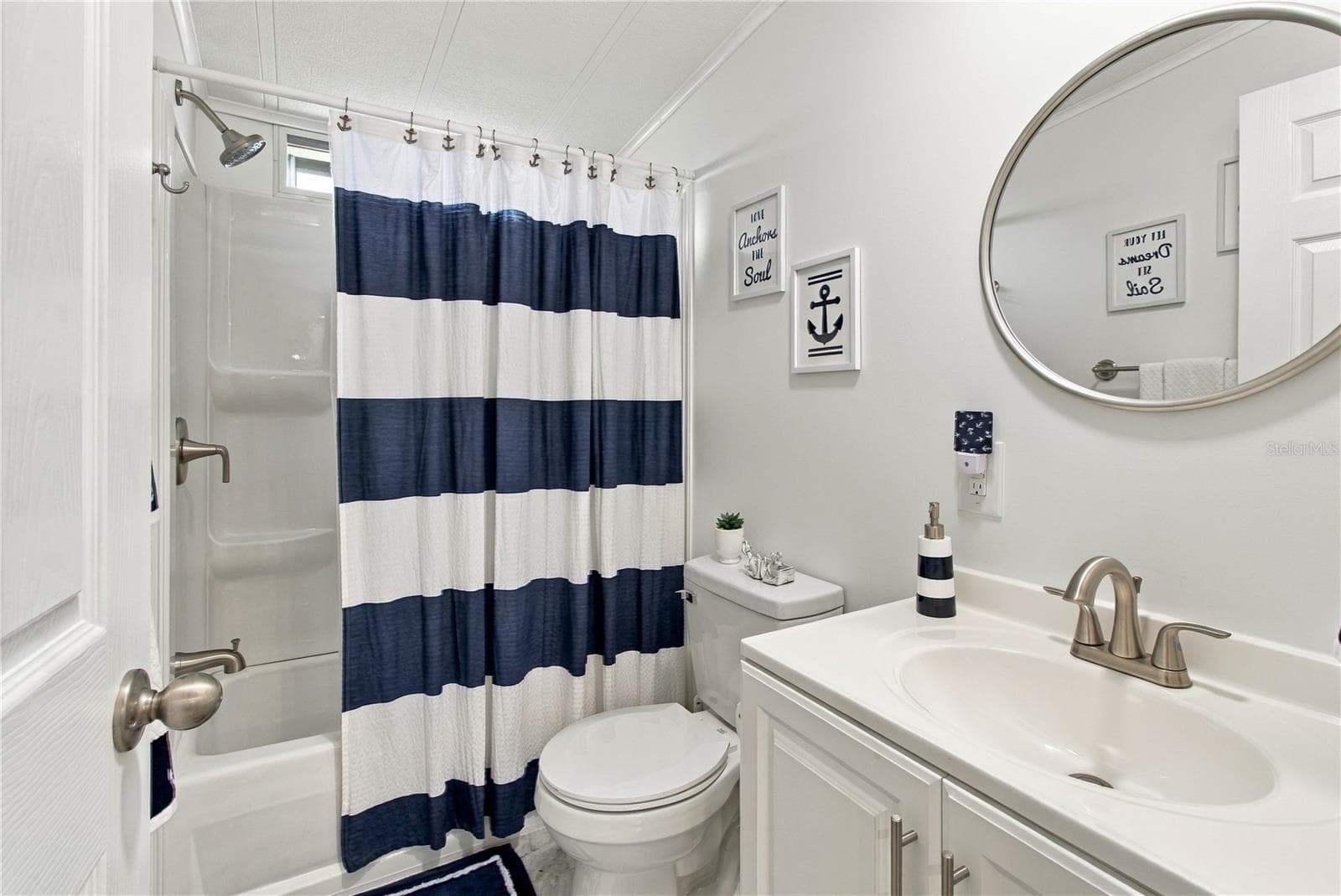 Manufactured Home at 105 MEADOW CIR, ELLENTON, photo 33 of 51