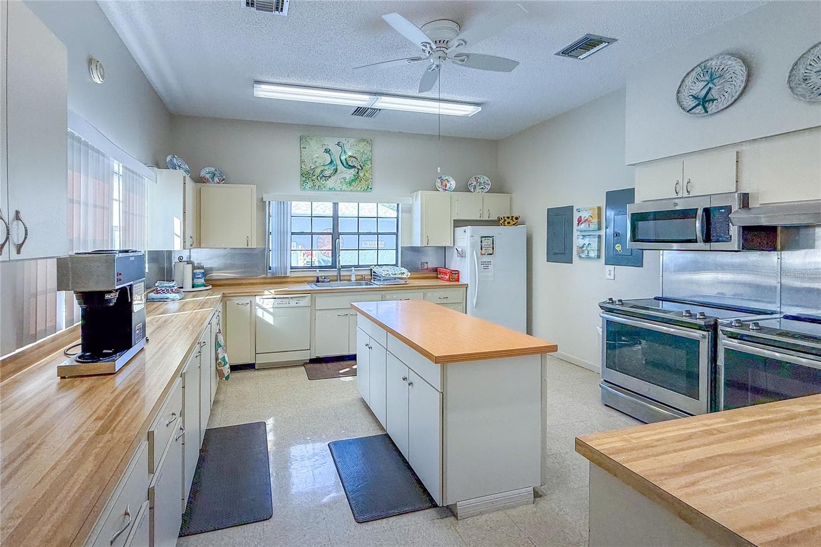 Manufactured Home at 105 MEADOW CIR, ELLENTON, photo 39 of 51