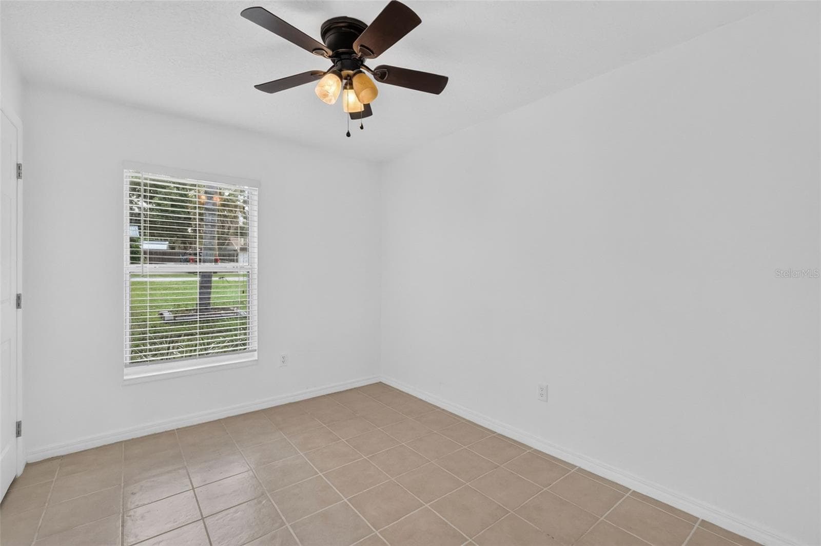 Single Family Residence at 906 KENTUCKY BLVD, EUSTIS, photo 16 of 33