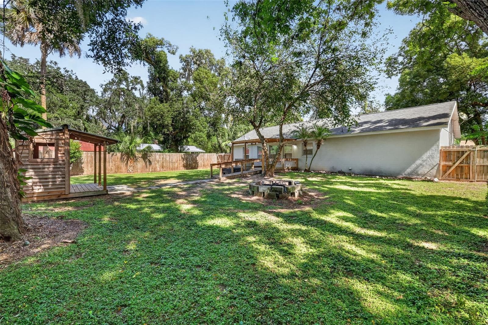 Single Family Residence at 906 KENTUCKY BLVD, EUSTIS, photo 25 of 33