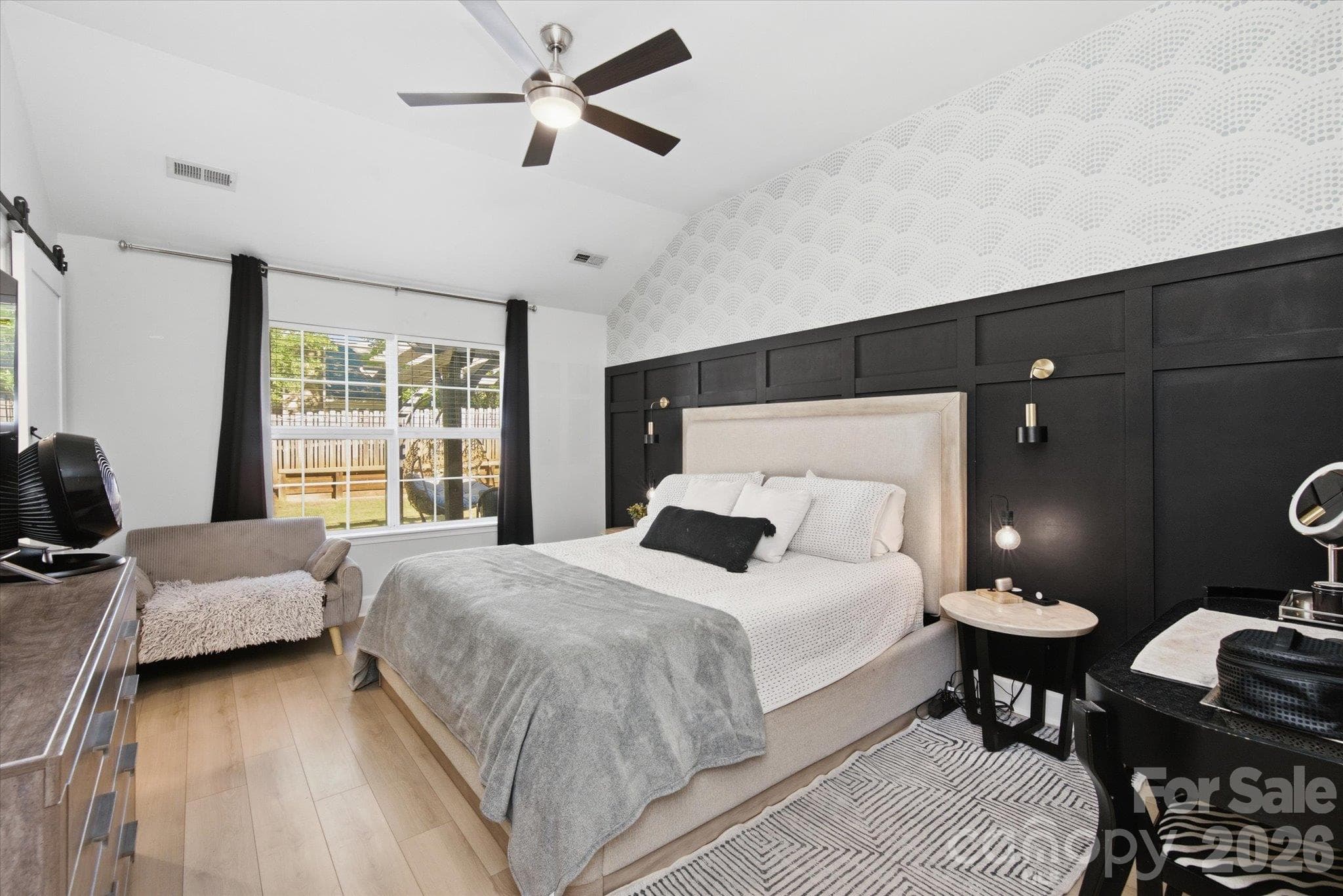 Single Family Residence at 9301 Lindahi Lane, Charlotte, photo 11 of 26