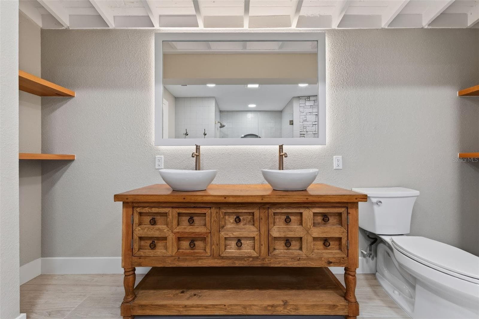 Dual vessel sinks - 290 SPANIARDS RD, PLACIDA
