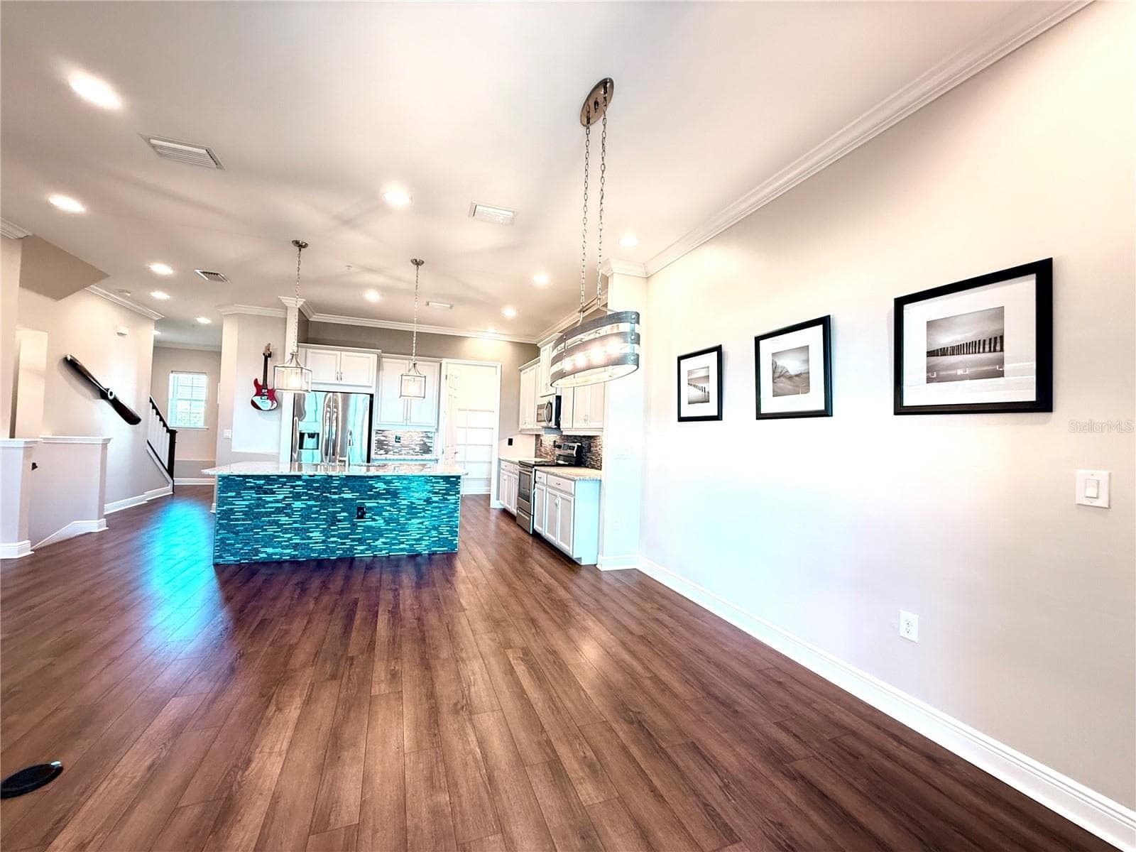 Crown molding throughout! - 10320 LANDS END CIR #47, PLACIDA