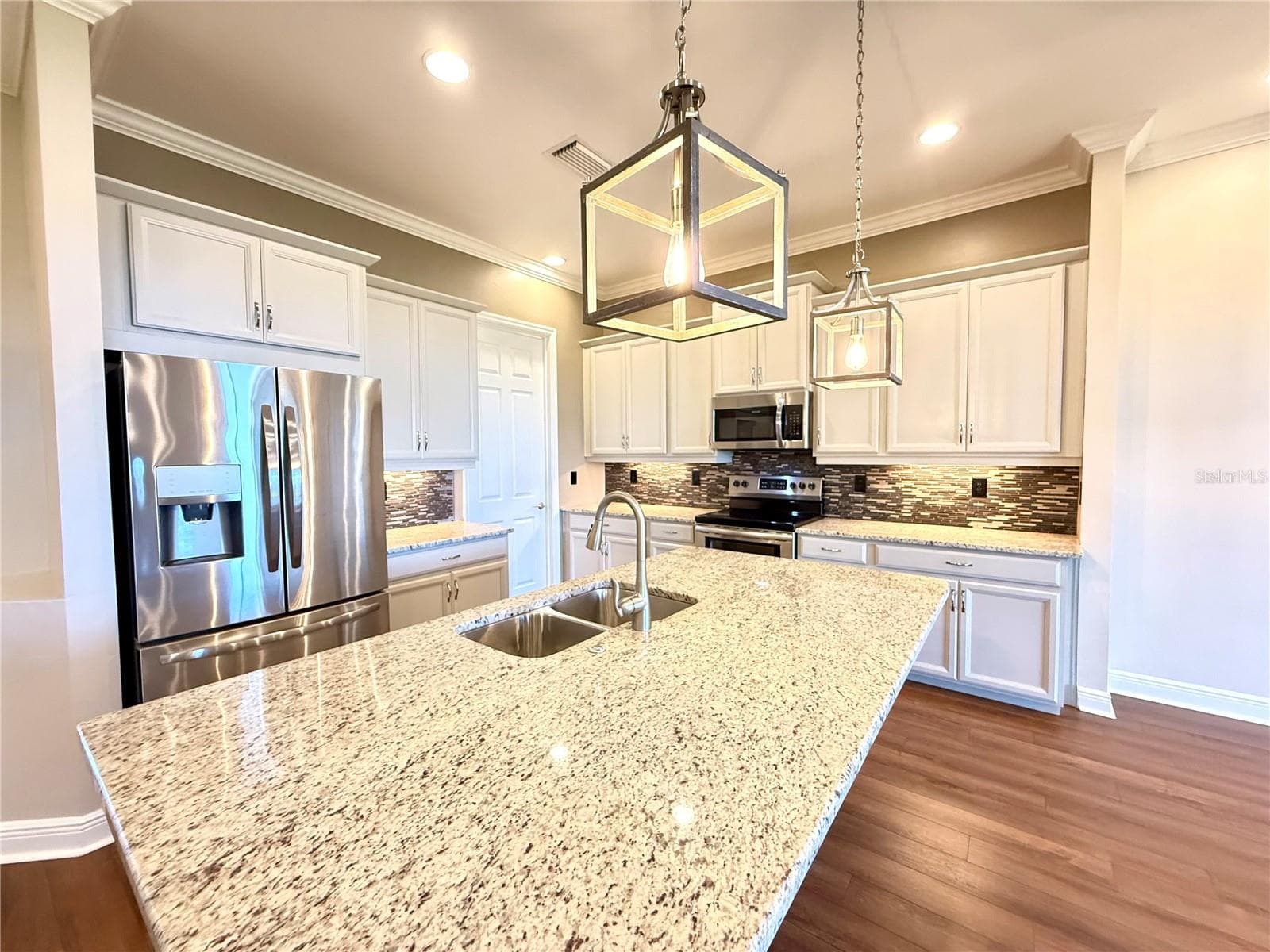 Granite countertops - 10320 LANDS END CIR #47, PLACIDA