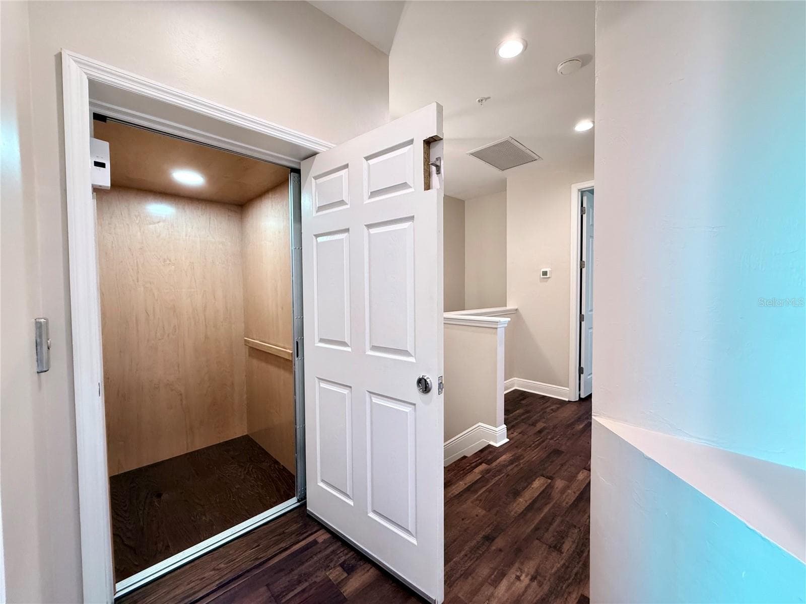 Elevator to the 3rd floor - 10320 LANDS END CIR #47, PLACIDA