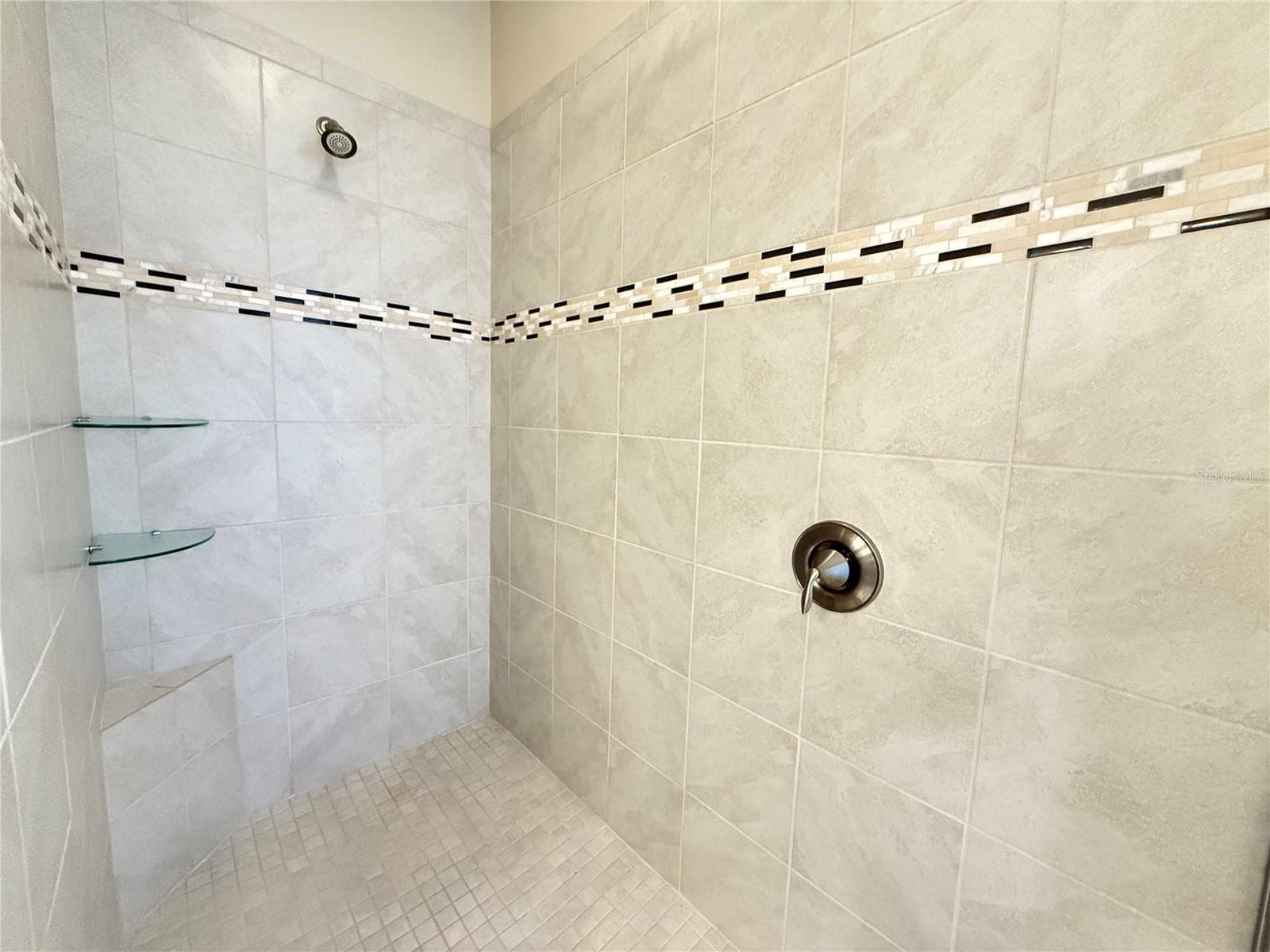Tiled shower - 10320 LANDS END CIR #47, PLACIDA