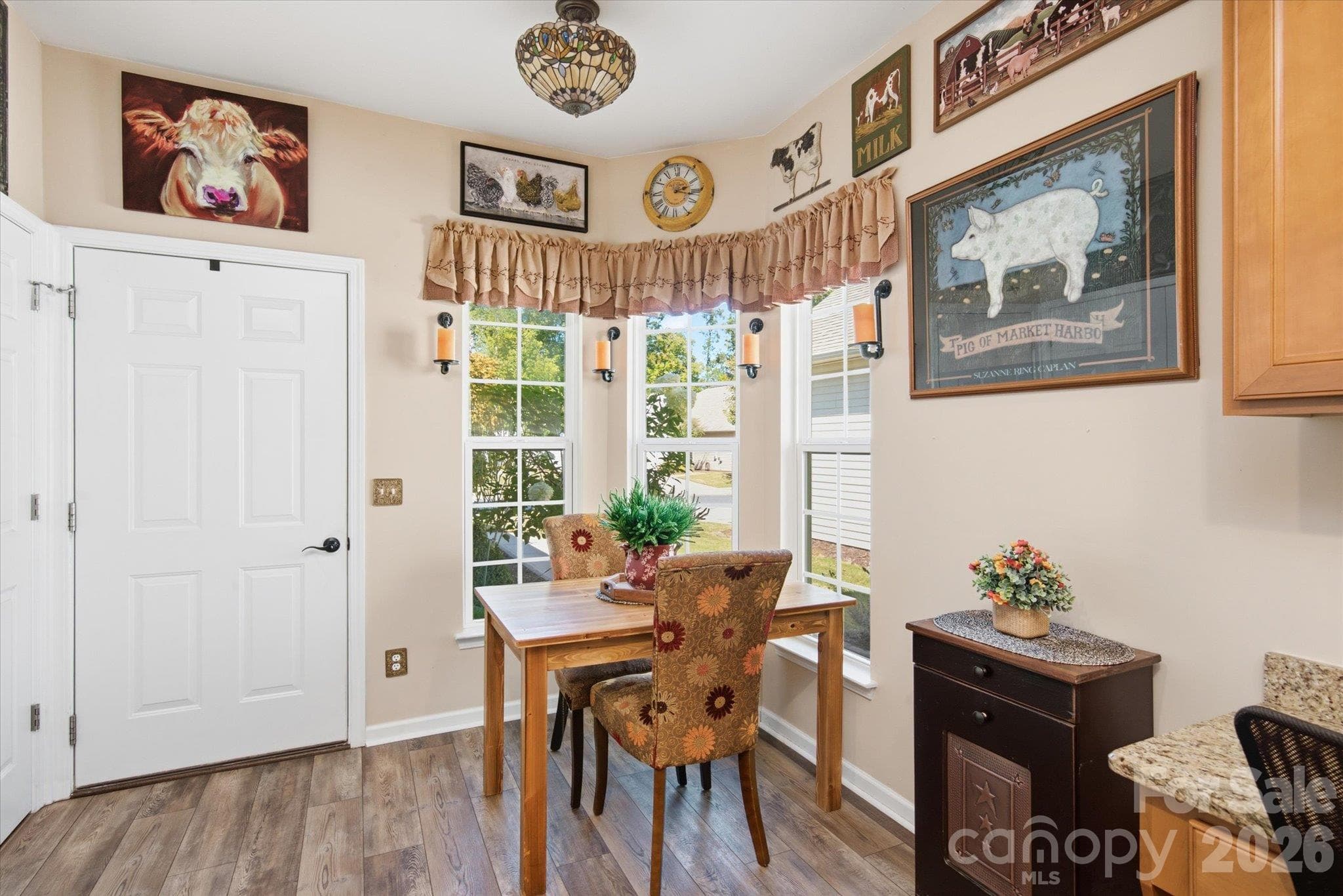 Eat in kitchen area filled with natural light - 23121 Whimbrel Circle, Indian Land