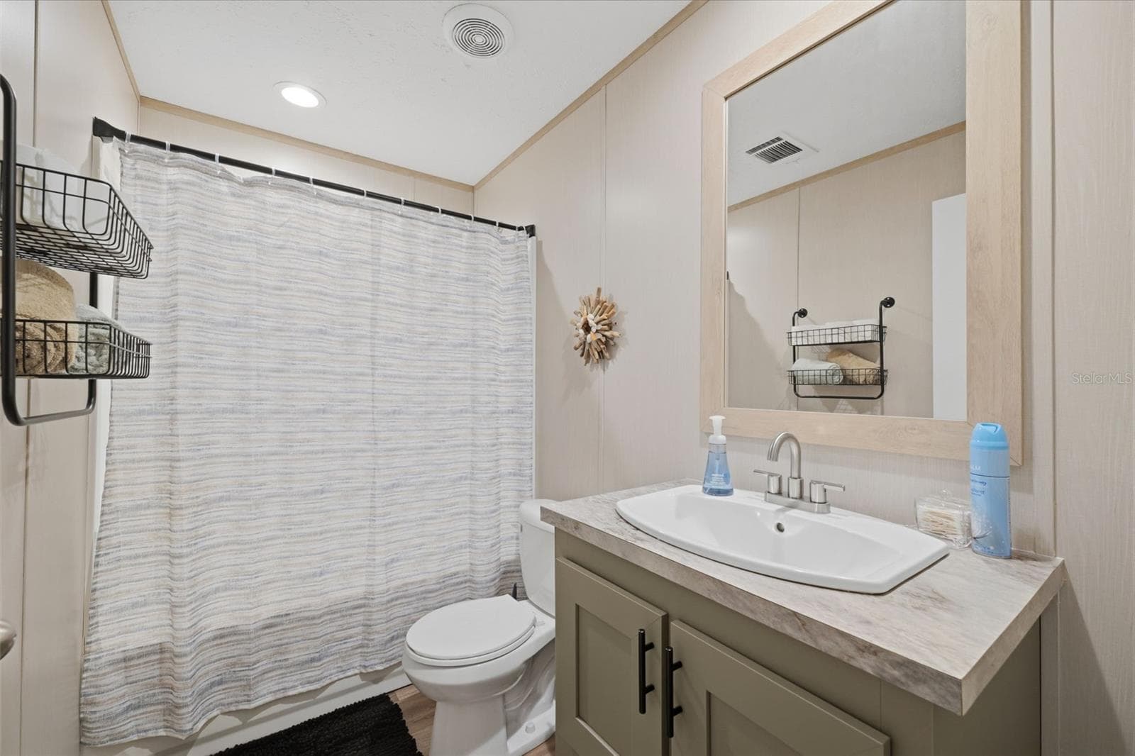 Bathroom 2 - 2035 S GOODE PT, HOMOSASSA