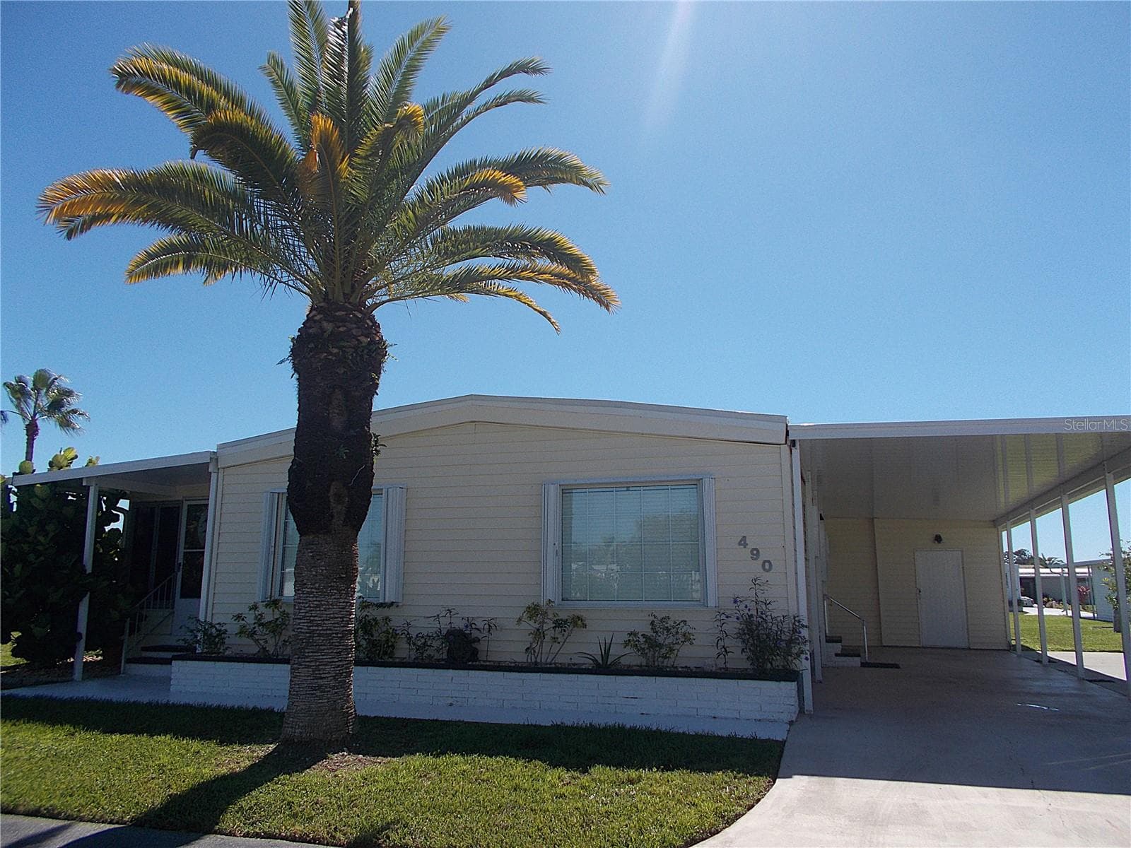 Front view - 490 ASHWOOD DR, VENICE