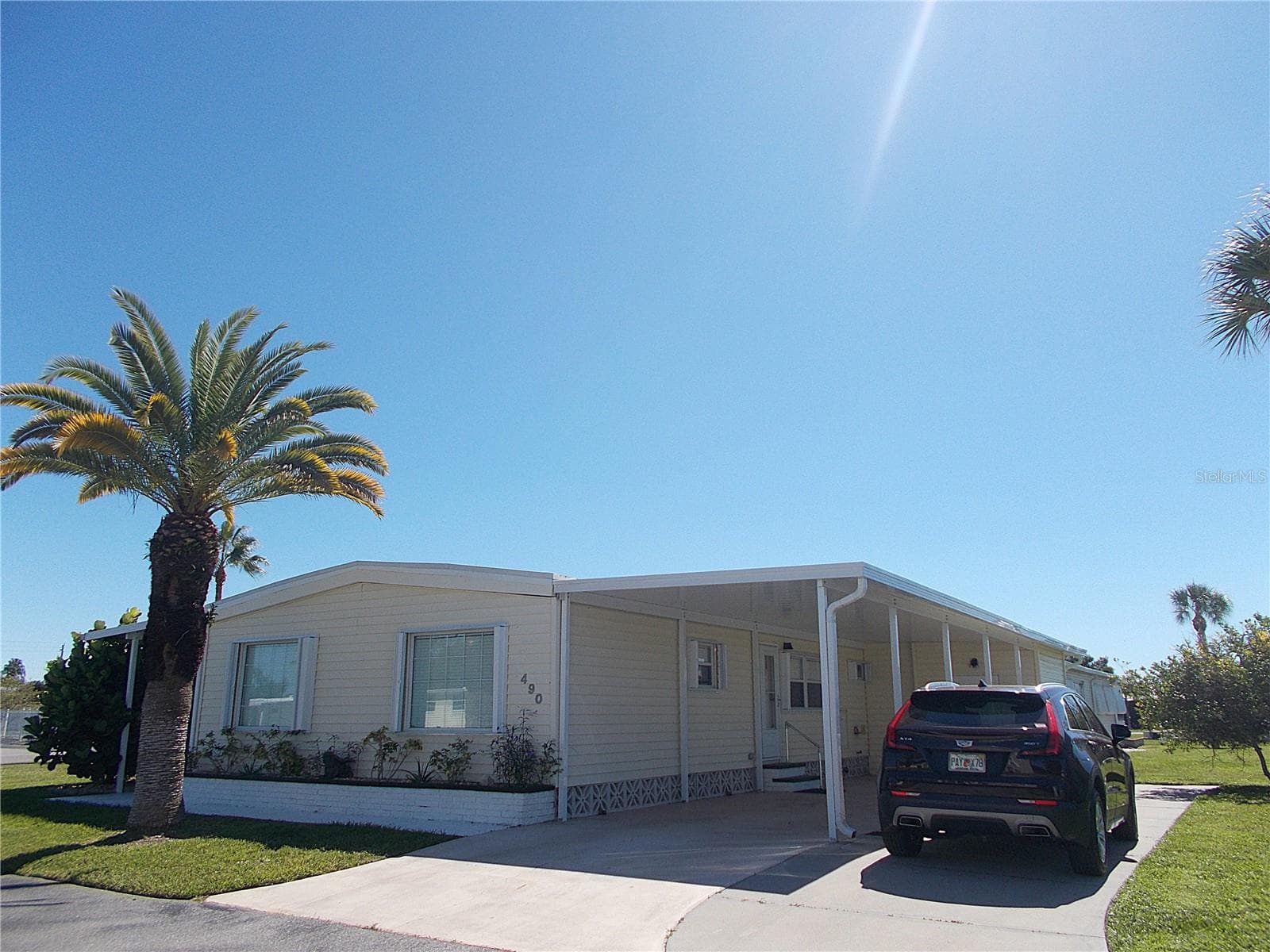 Front view - 490 ASHWOOD DR, VENICE