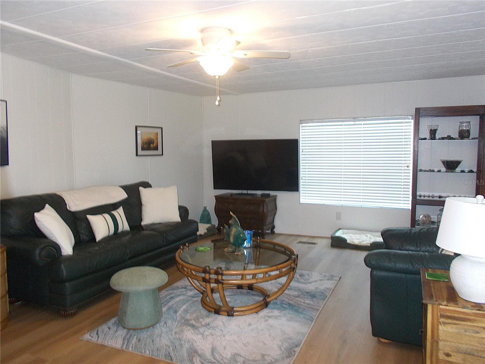 Living room - 490 ASHWOOD DR, VENICE