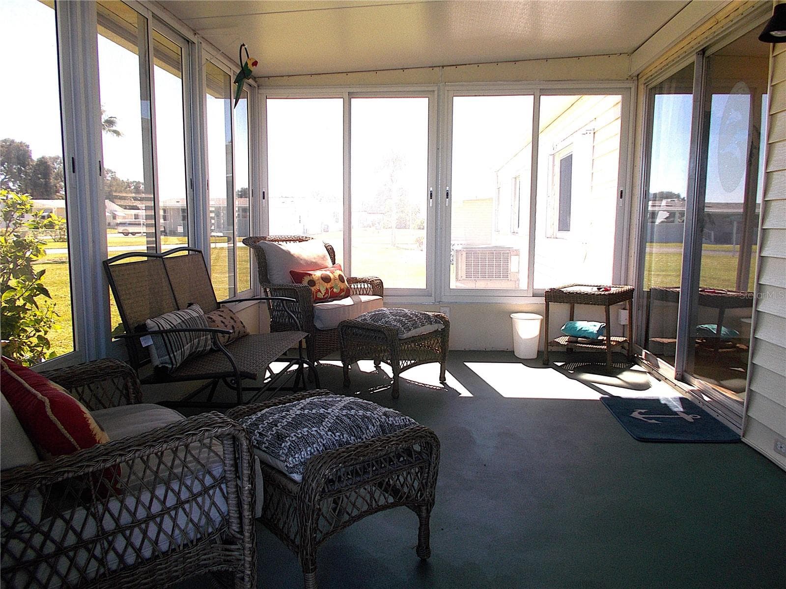 Lanai - 490 ASHWOOD DR, VENICE
