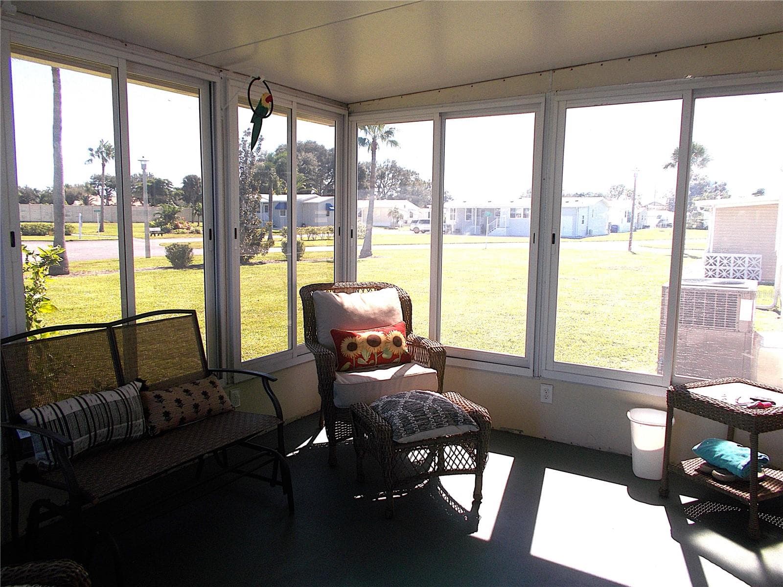 Lanai - 490 ASHWOOD DR, VENICE