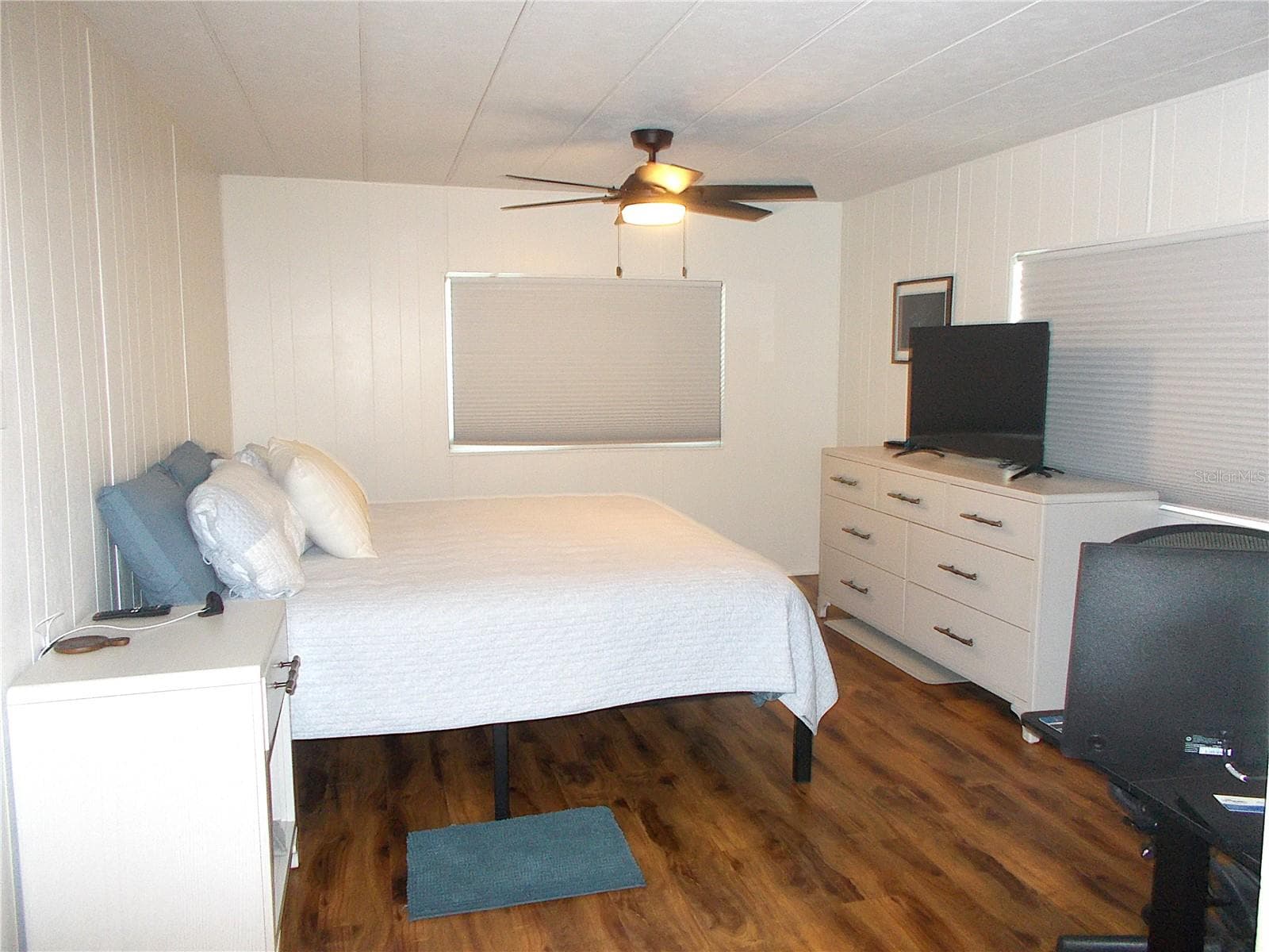 Primary suite - 490 ASHWOOD DR, VENICE