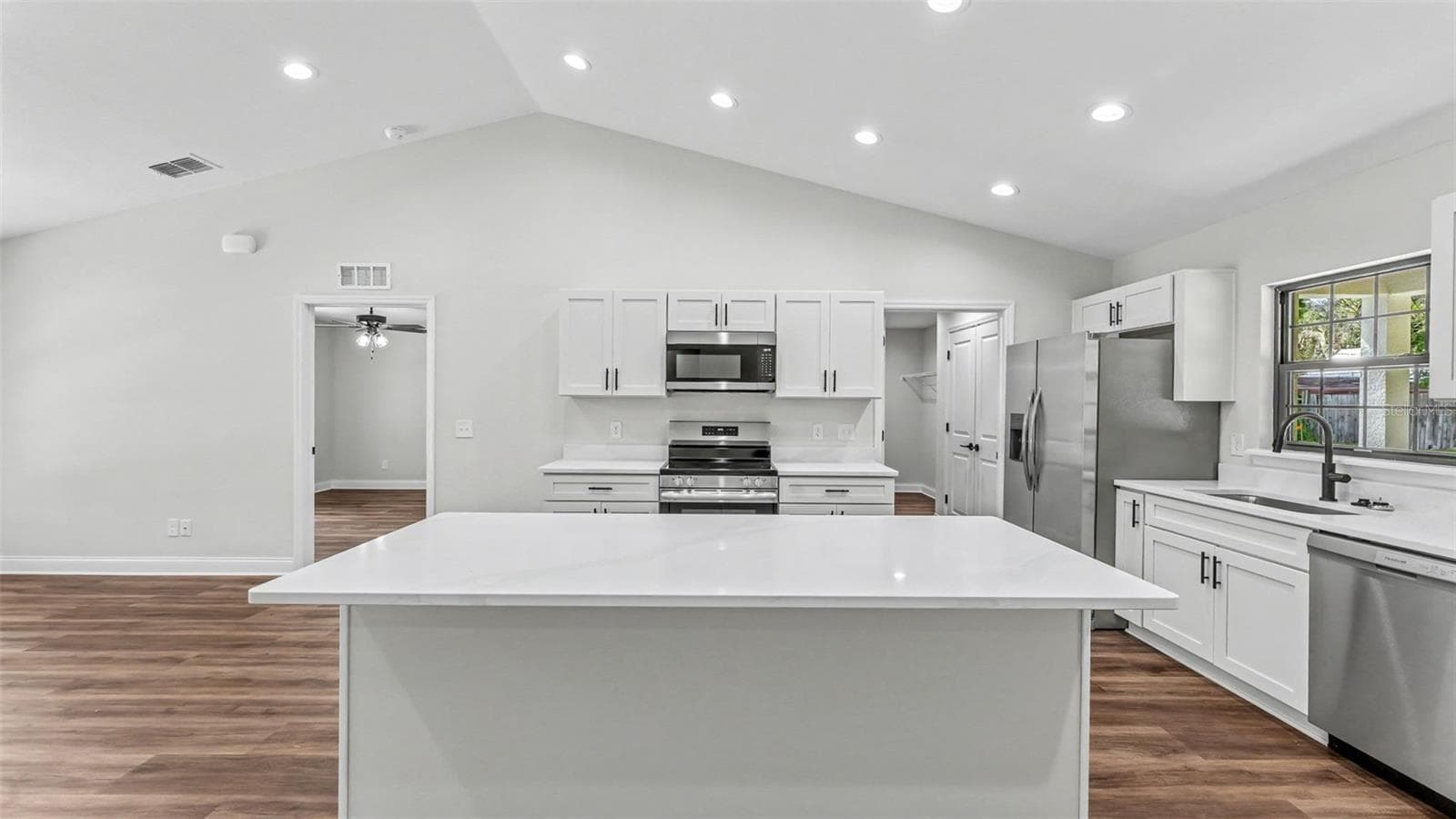 Kitchen/Island - 706 S WALNUT AVE, FORT MEADE