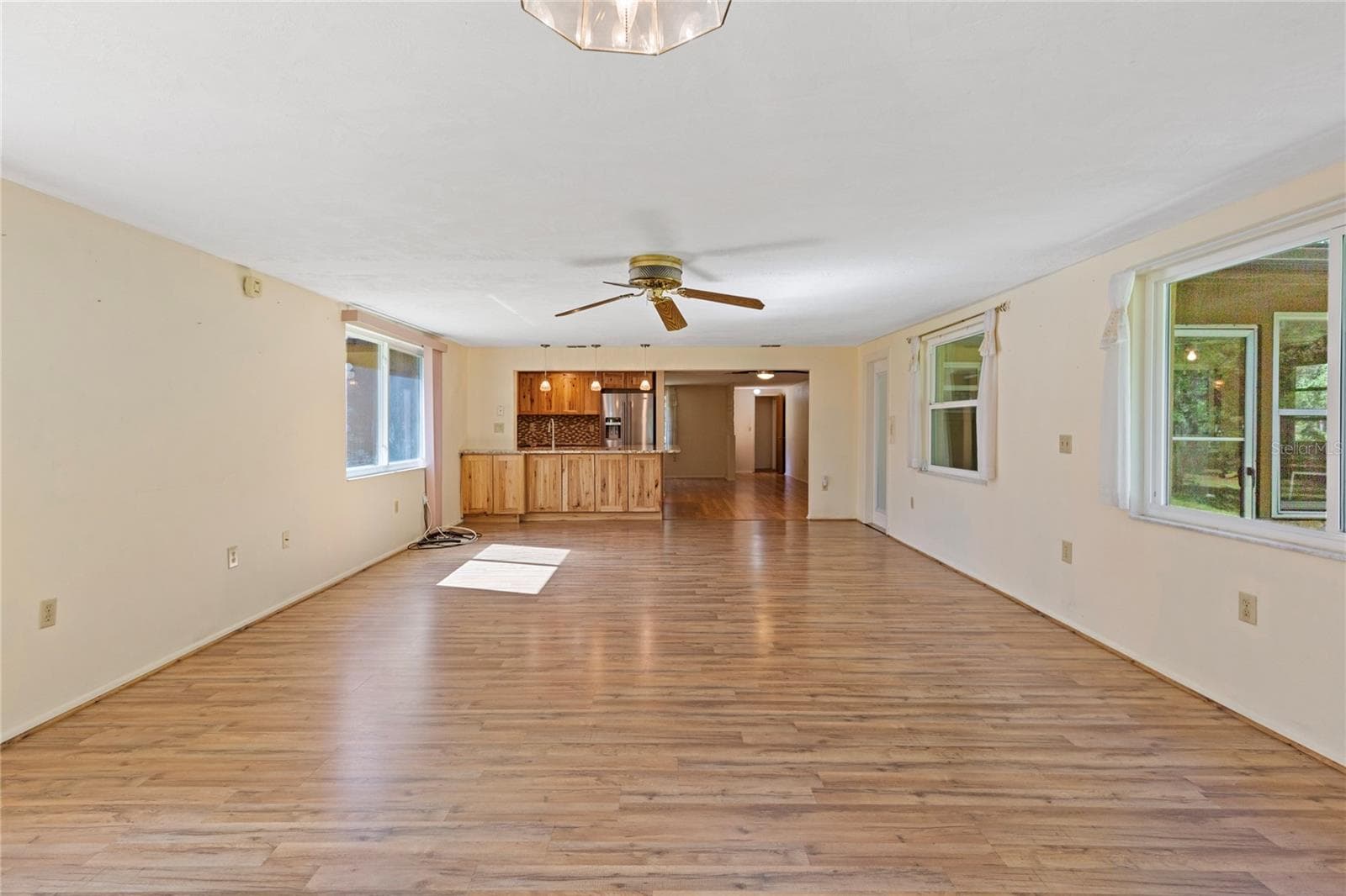 Living Room - 10179 FRIERSON LAKE DR, HUDSON