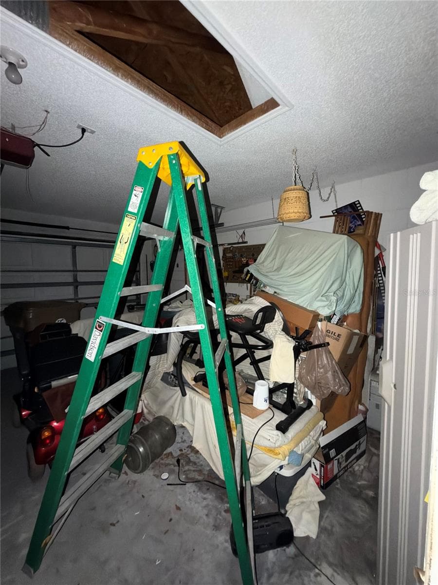 Garage - 16116 DORCHESTER BLVD, CLERMONT
