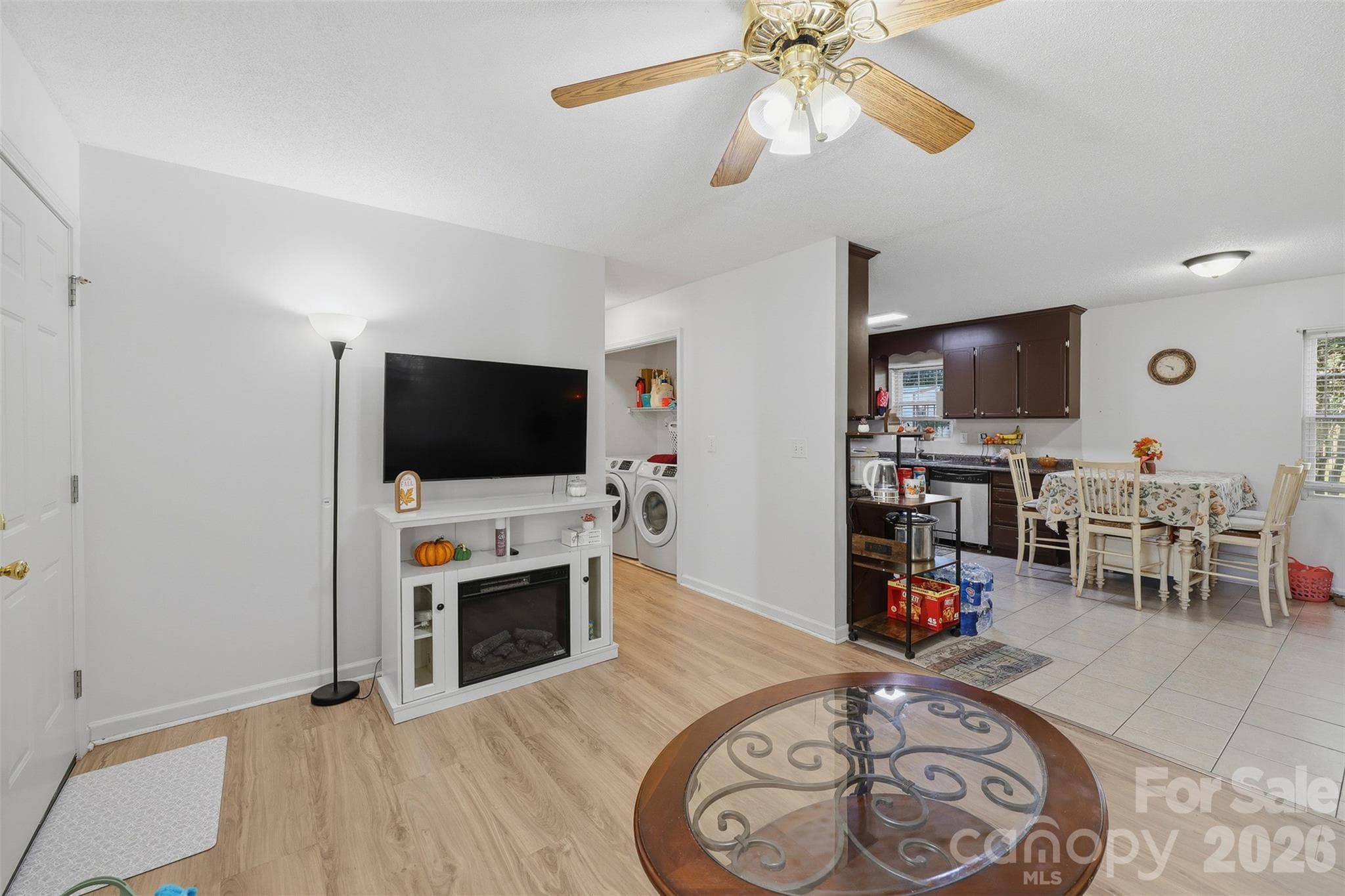 Single Family Residence at 3640 Glacier Run, Claremont, photo 12 of 38