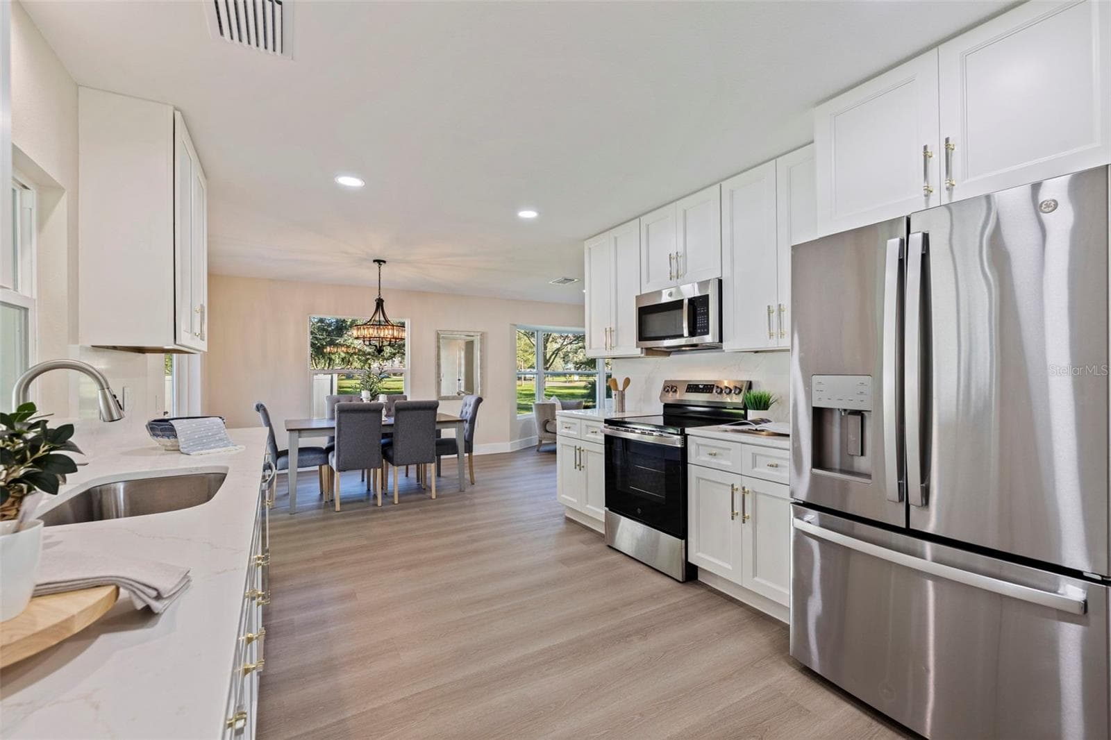 Single Family Residence at 111 58TH AVE S, ST PETERSBURG, photo 13 of 42