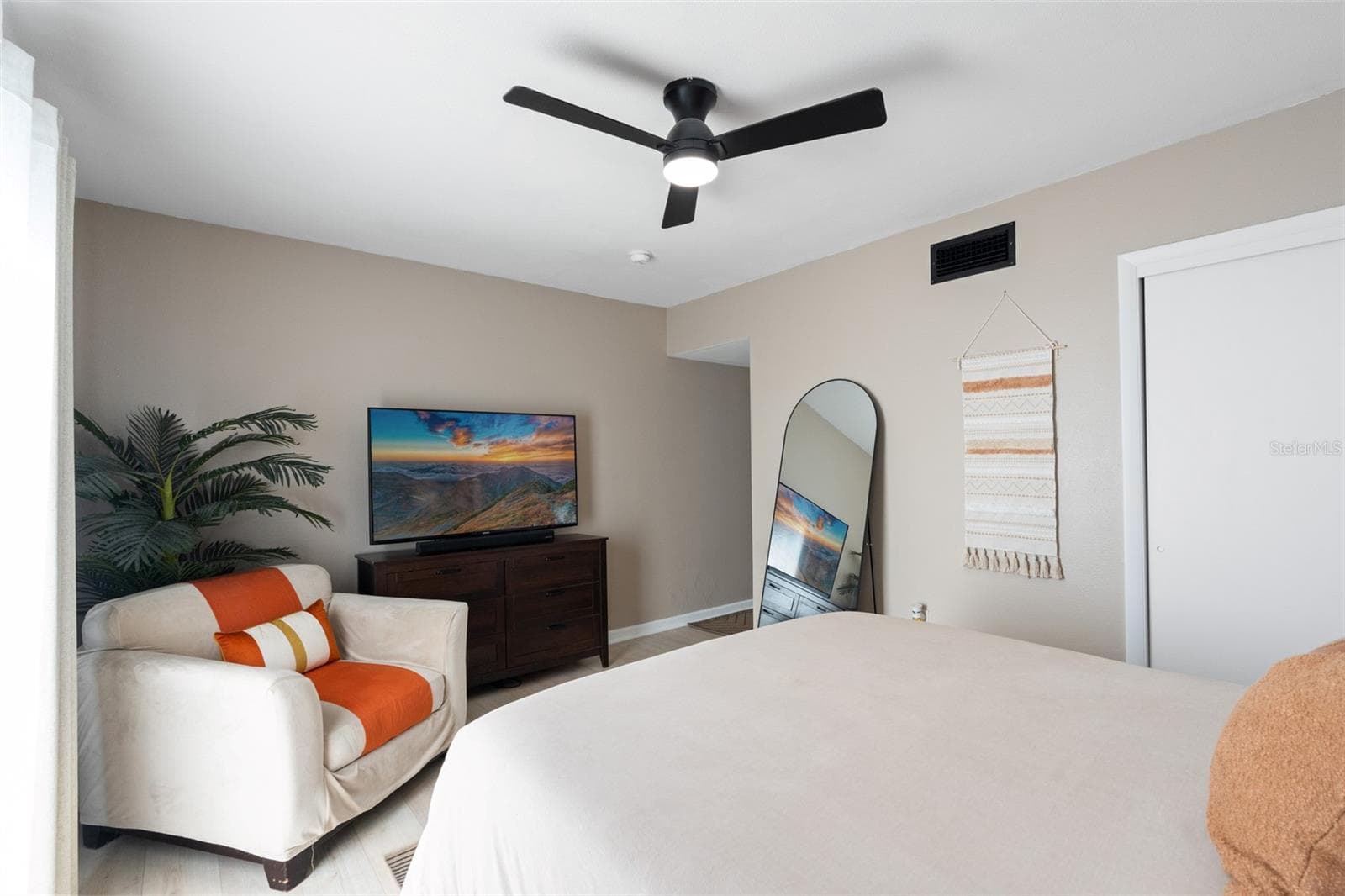 Condominium at 860 S VILLAGE DR N #105, ST PETERSBURG, photo 26 of 46