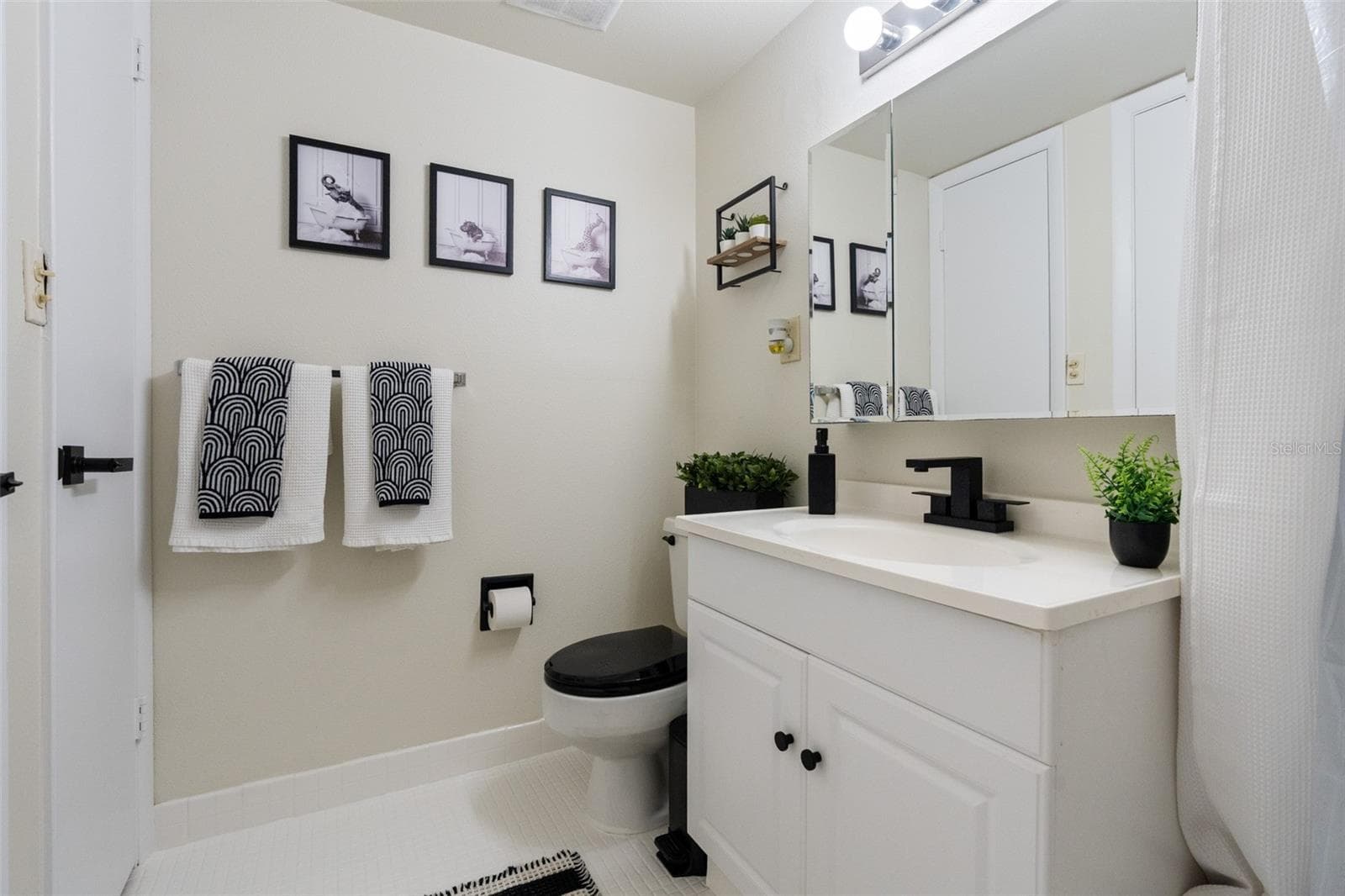 Condominium at 860 S VILLAGE DR N #105, ST PETERSBURG, photo 36 of 46