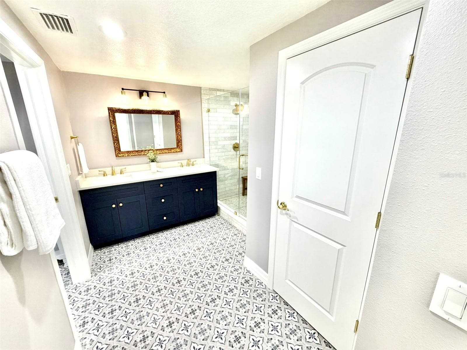 Gorgeous Primary Bath - 336 SHADDOCK ST, TARPON SPRINGS