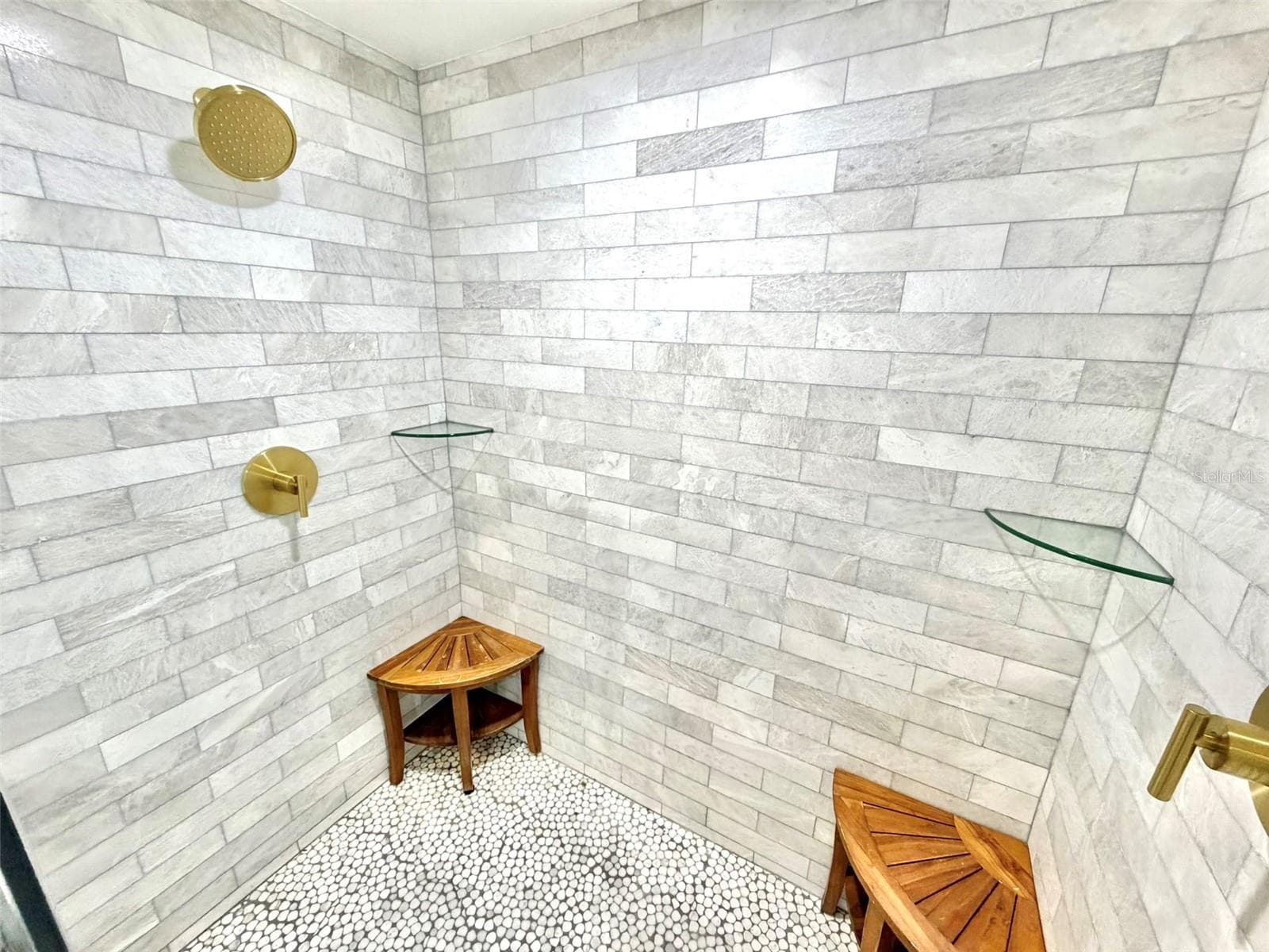 Large Walk in Shower - 336 SHADDOCK ST, TARPON SPRINGS