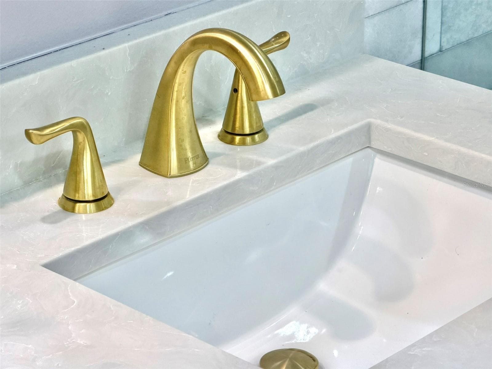 Primary Bath Fixtures - 336 SHADDOCK ST, TARPON SPRINGS
