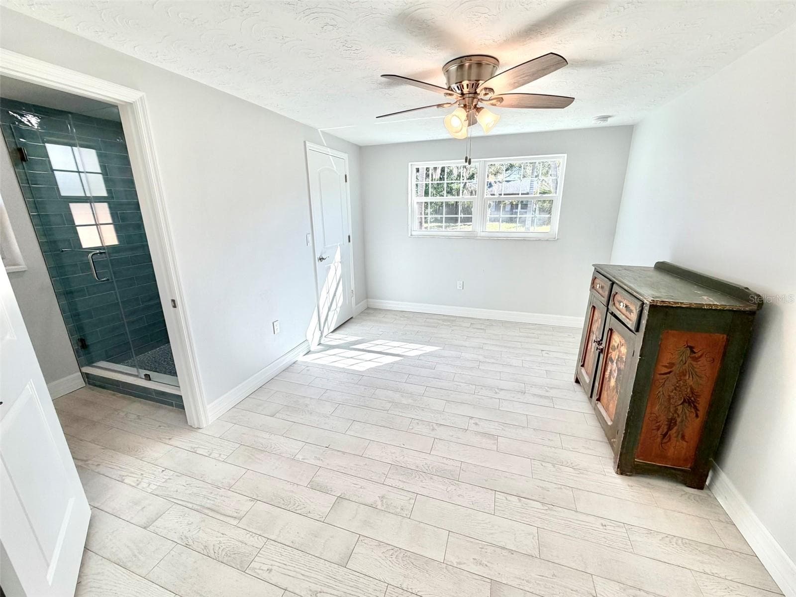 Second Bedroom Suite with Ensuite Bath - 336 SHADDOCK ST, TARPON SPRINGS