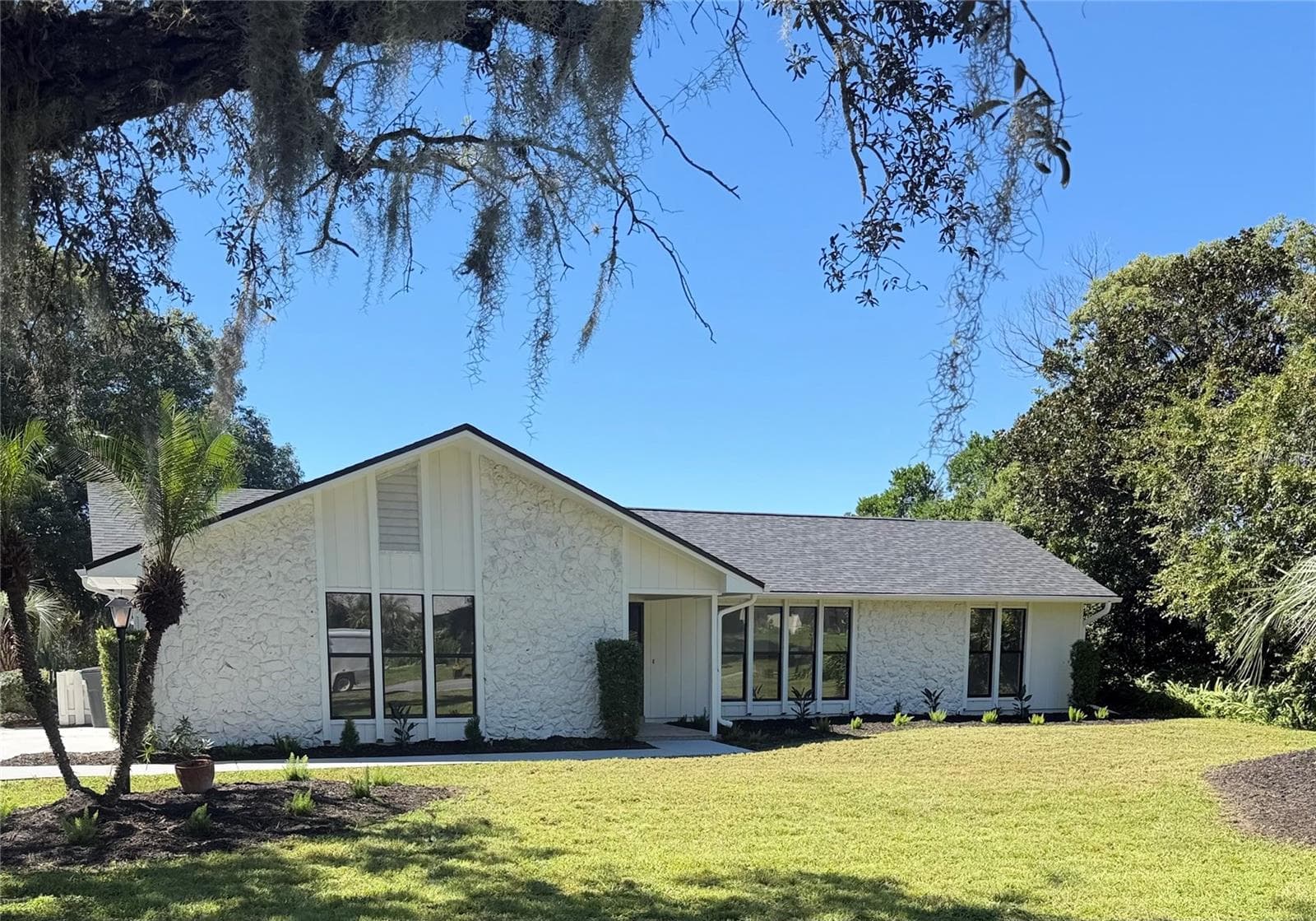 1074 CLUB HOUSE BLVD