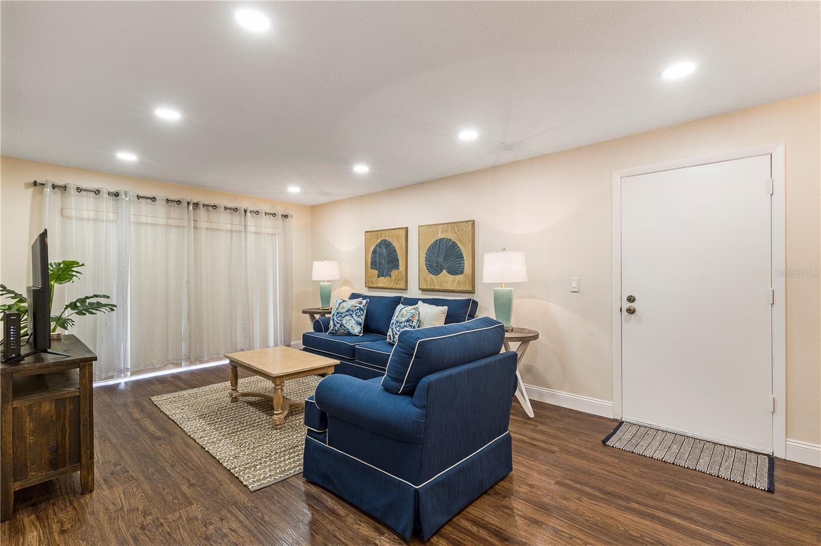 Turnkey condo - Living room - 3231 BENEVA RD #101, SARASOTA