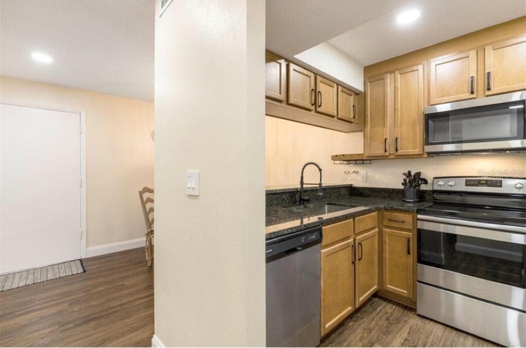 Condominium at 3231 BENEVA RD #101, SARASOTA, photo 9 of 32