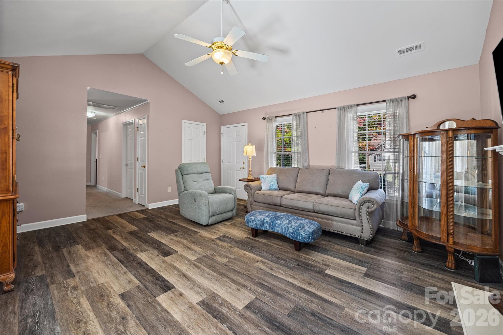 Single Family Residence at 800 Thistledown Drive, Rock Hill, photo 6 of 18