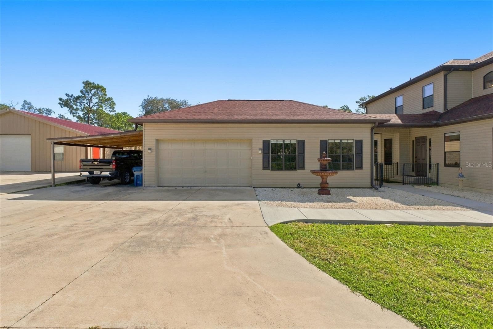 GARAGE + GYM/FLEX SPACE - 10484 GYPSY AVE, WEEKI WACHEE