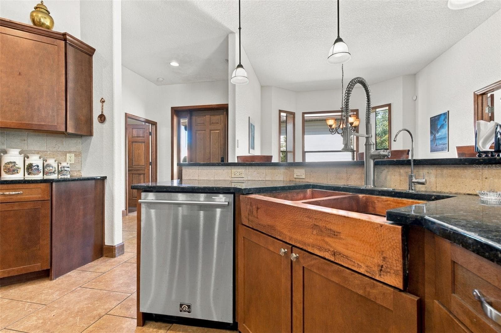 COPPER FARMHOUSE SINK - 10484 GYPSY AVE, WEEKI WACHEE