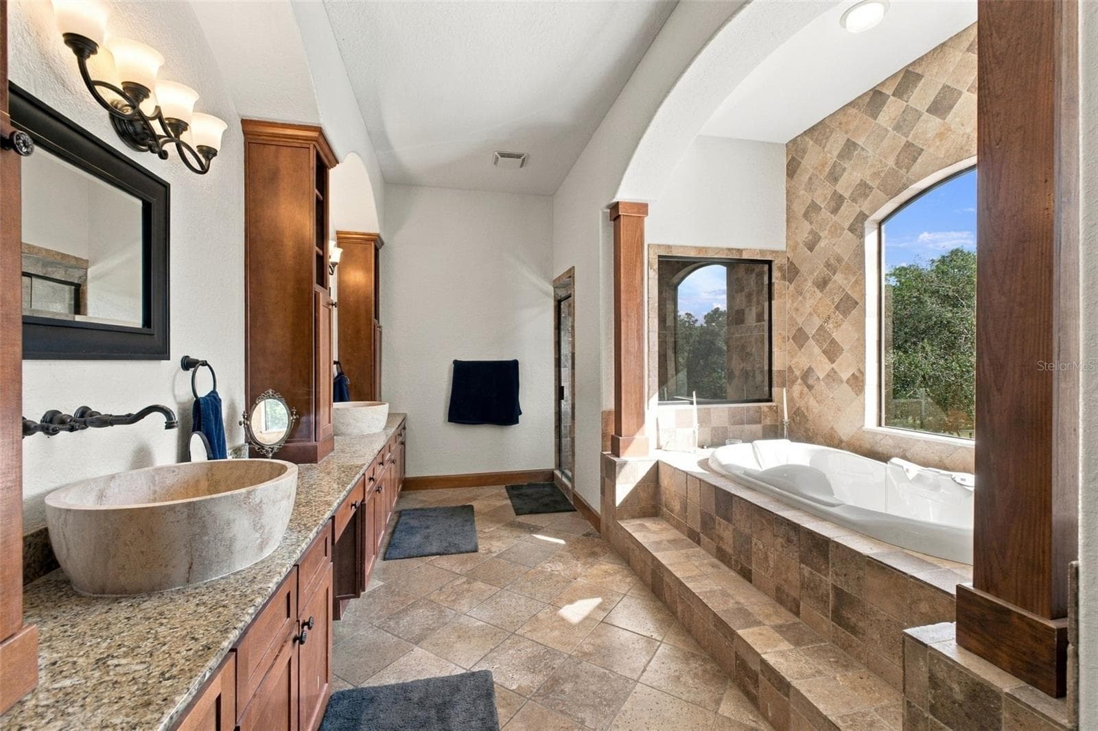 PRIMARY BATHROOM - 10484 GYPSY AVE, WEEKI WACHEE