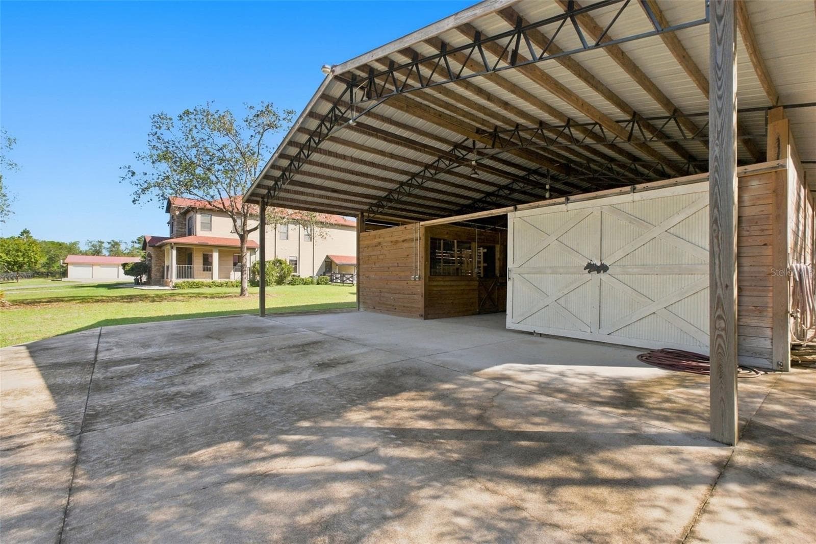 9 STALL HORSE BARN - 10484 GYPSY AVE, WEEKI WACHEE