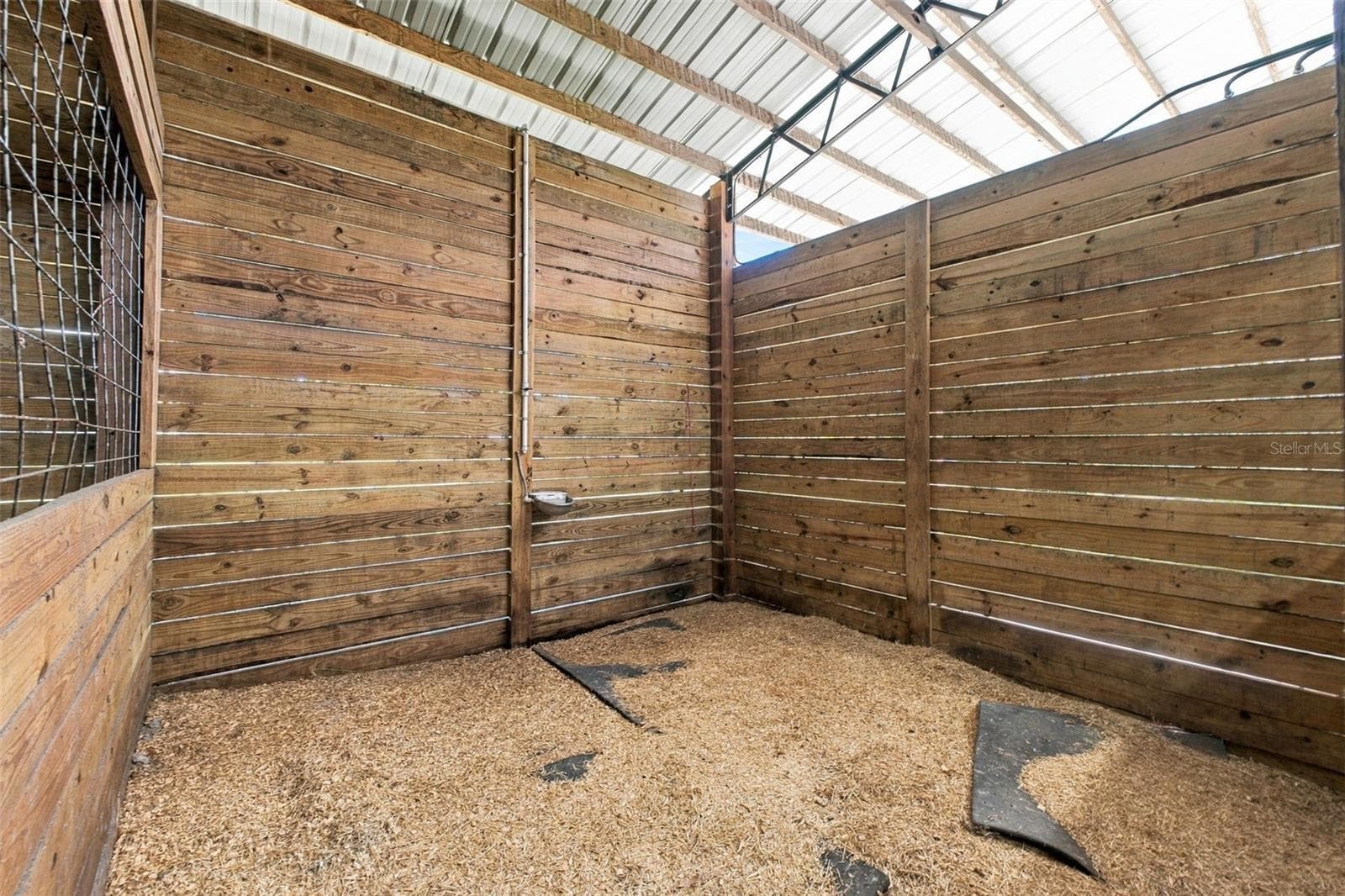 12 X 12 STALLS - 10484 GYPSY AVE, WEEKI WACHEE