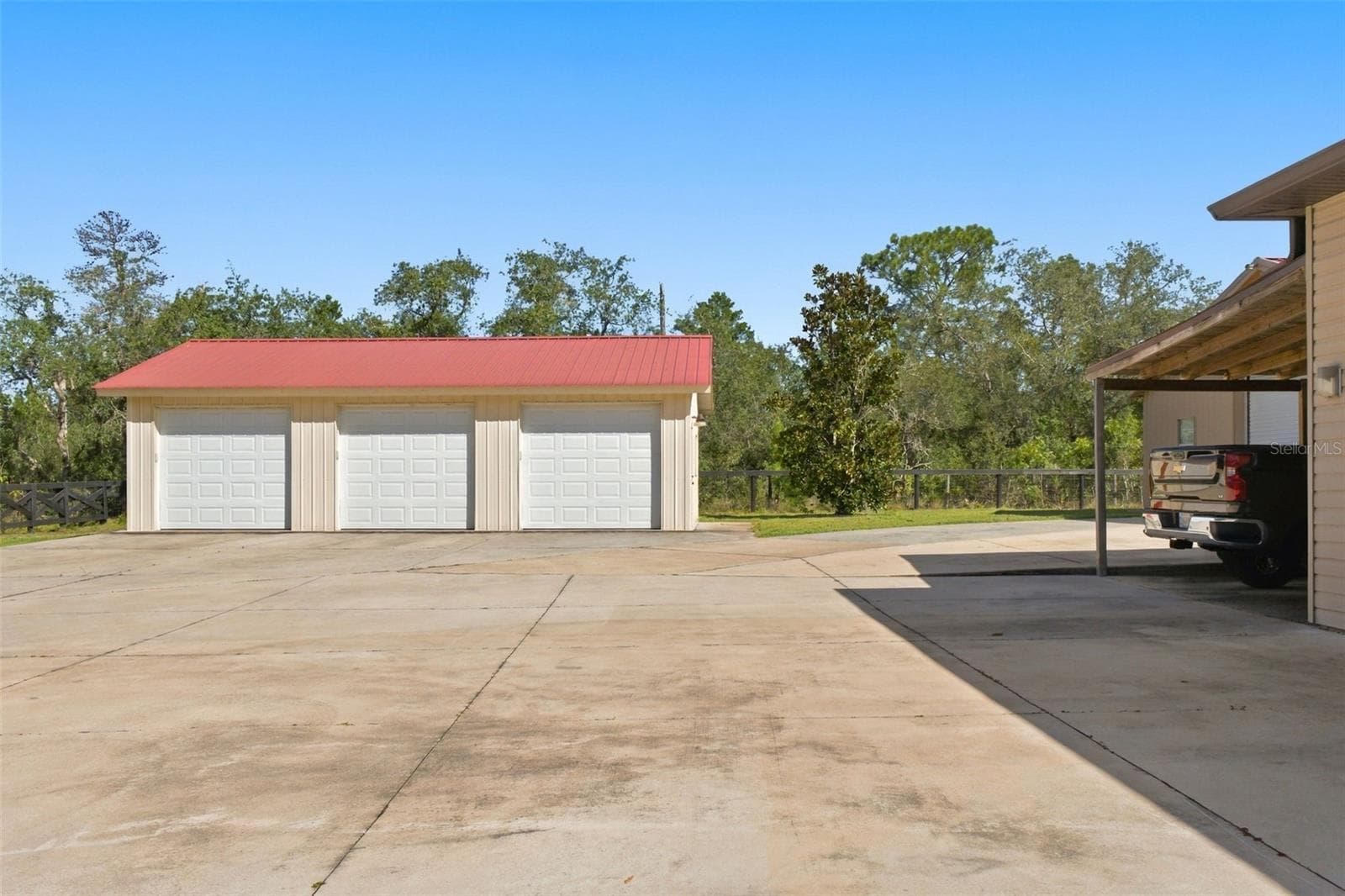 DETCAHED 3 CAR GARAGE - 10484 GYPSY AVE, WEEKI WACHEE