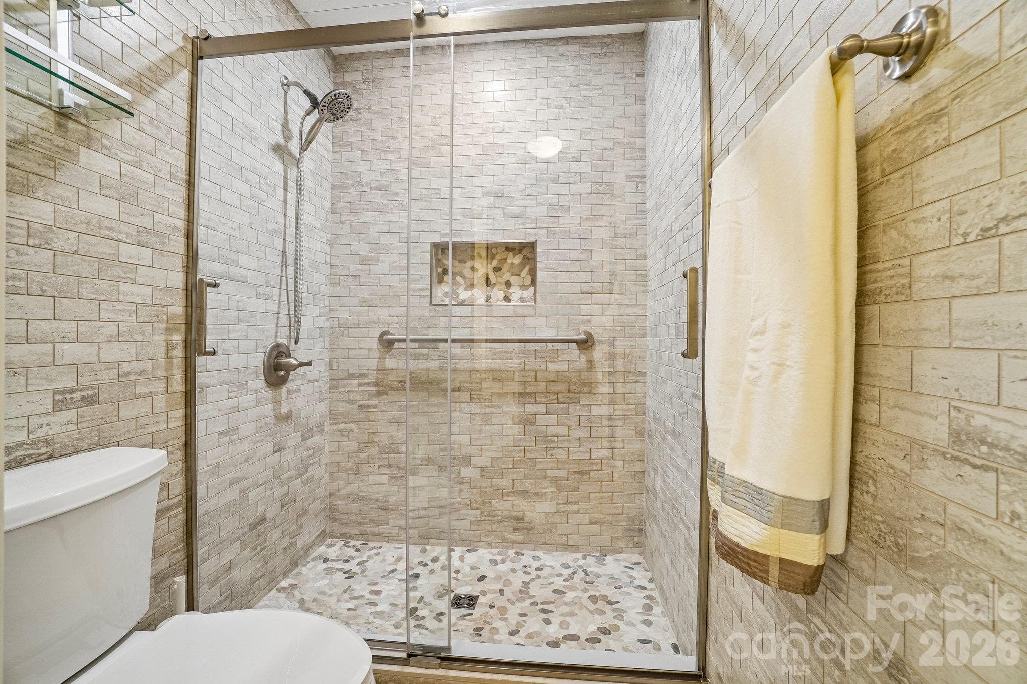 Condominium at 82 Laurelwood Circle W, Hendersonville, photo 22 of 38