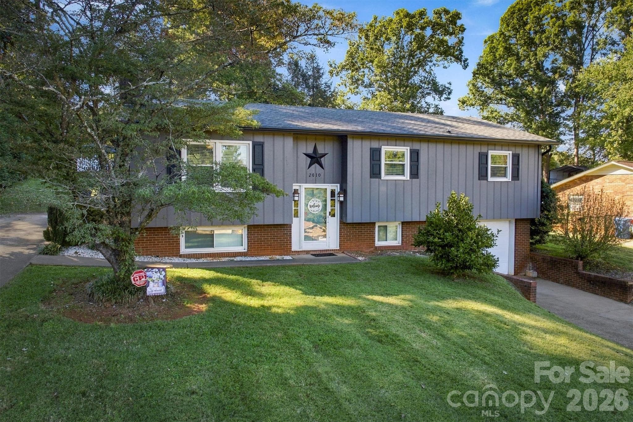 Single Family Residence at 2010 Eastbrook Circle, Morganton, photo 5 of 35