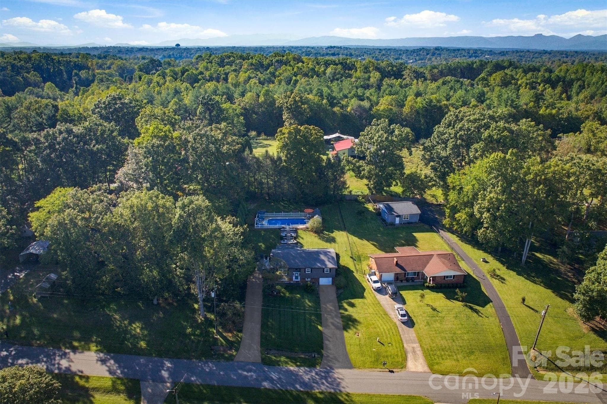 Single Family Residence at 2010 Eastbrook Circle, Morganton, photo 13 of 35