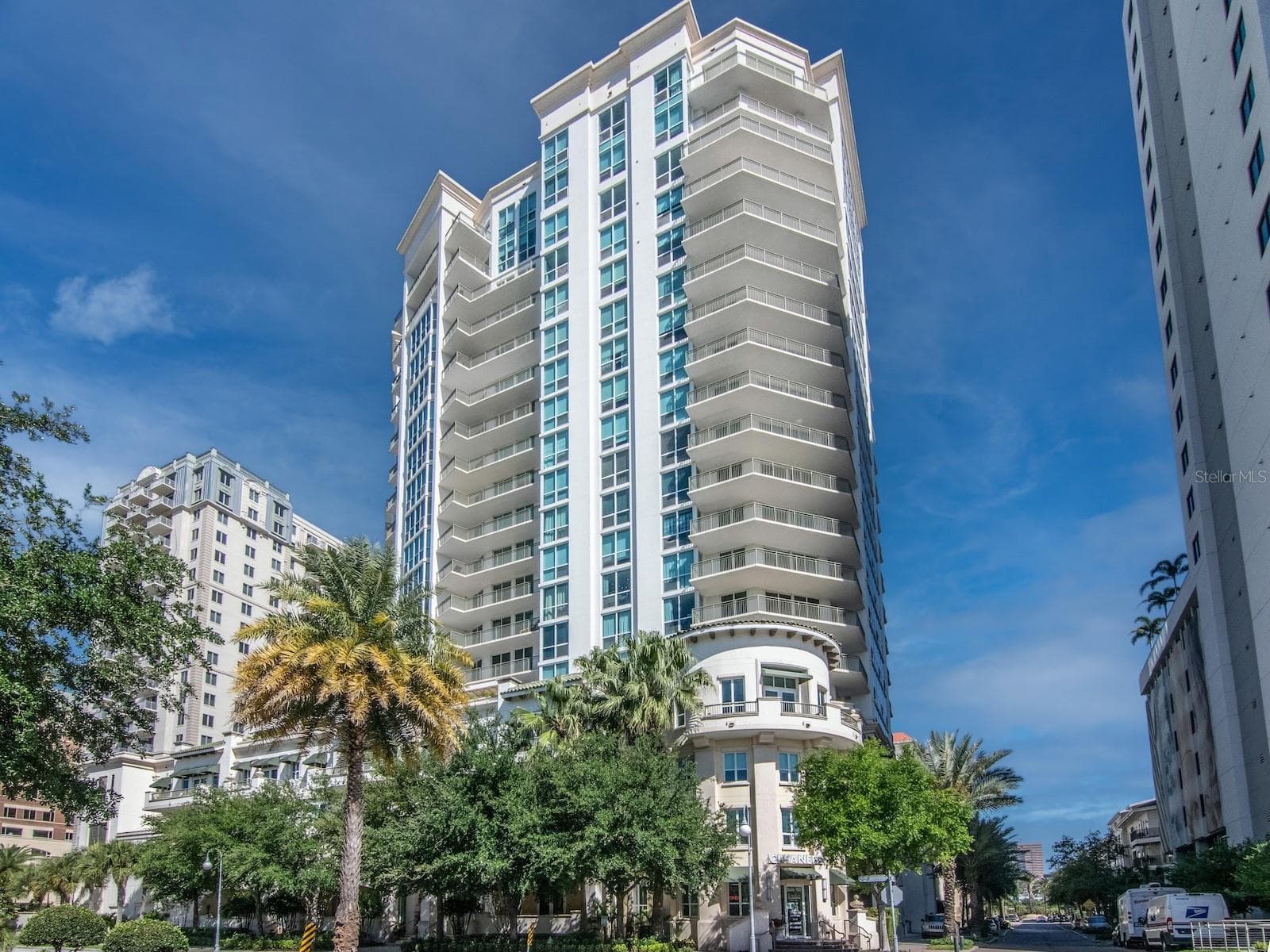 450 KNIGHTS RUN AVE #803