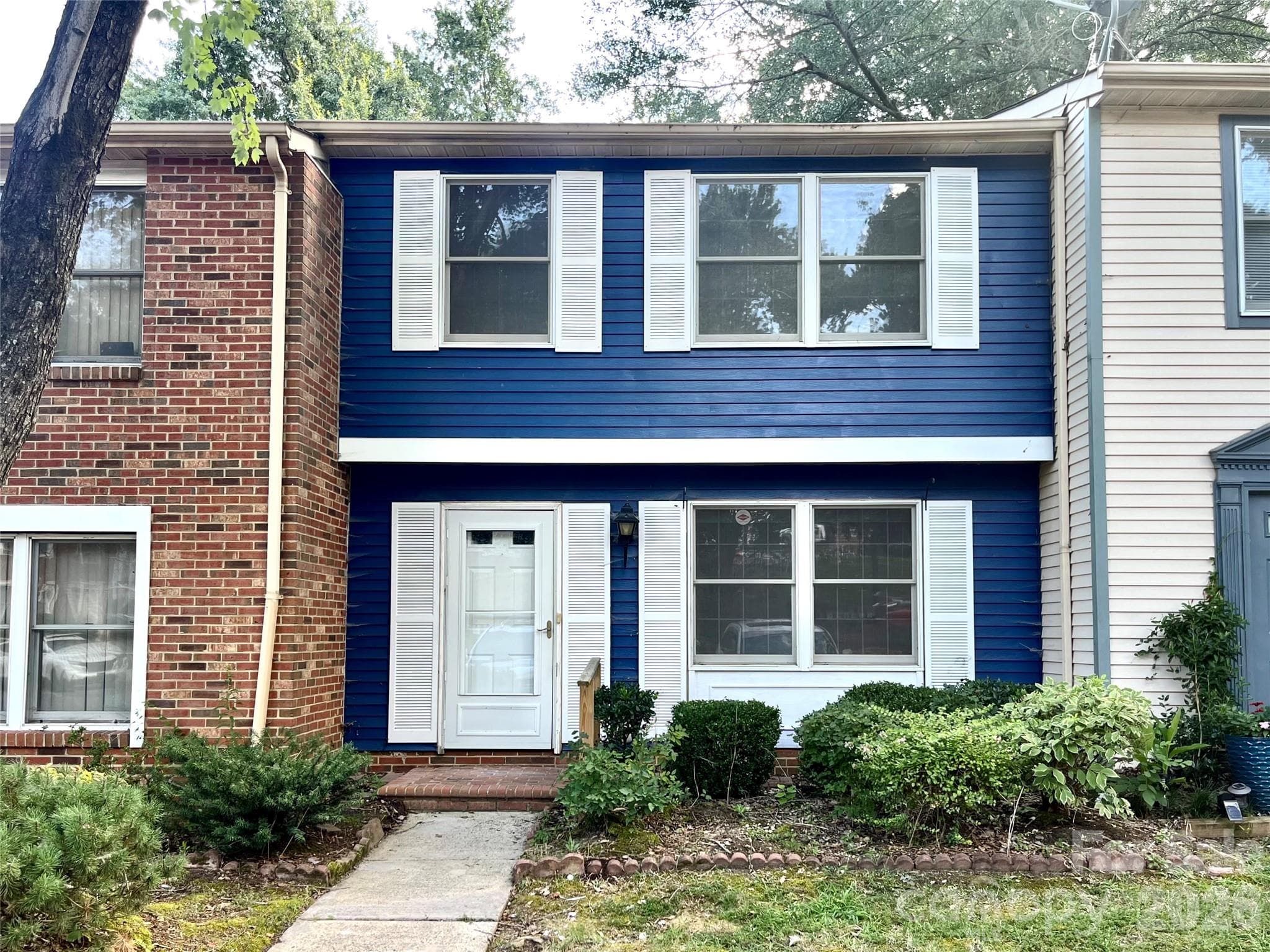 8234 Knights Bridge Road