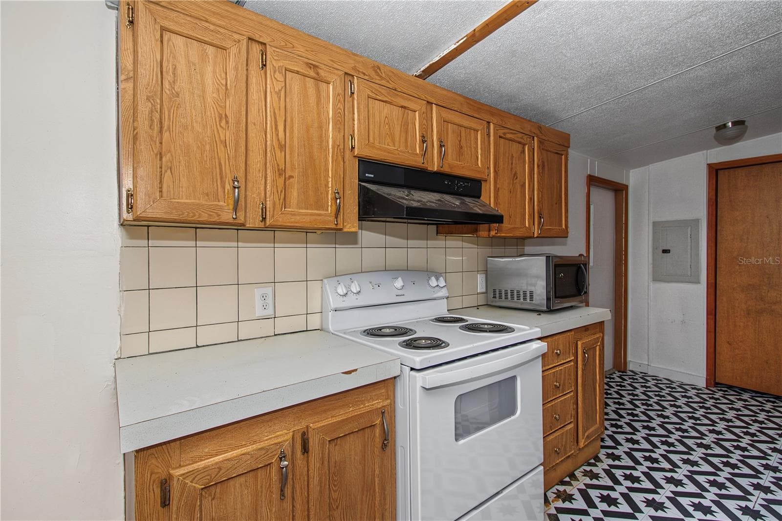 Manufactured Home at 5530 SE 41ST ST, OCALA, photo 6 of 20