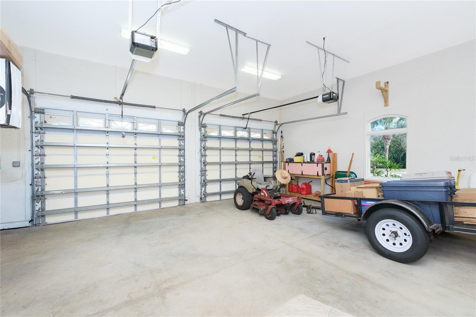 Spacious Garage - 1930 BAYSHORE DR, ENGLEWOOD