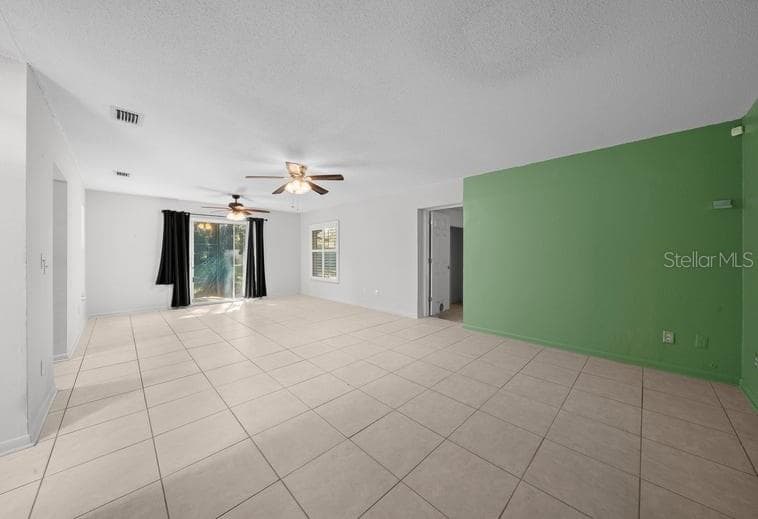Single Family Residence at 10 EMERALD RUN, OCALA, photo 7 of 41