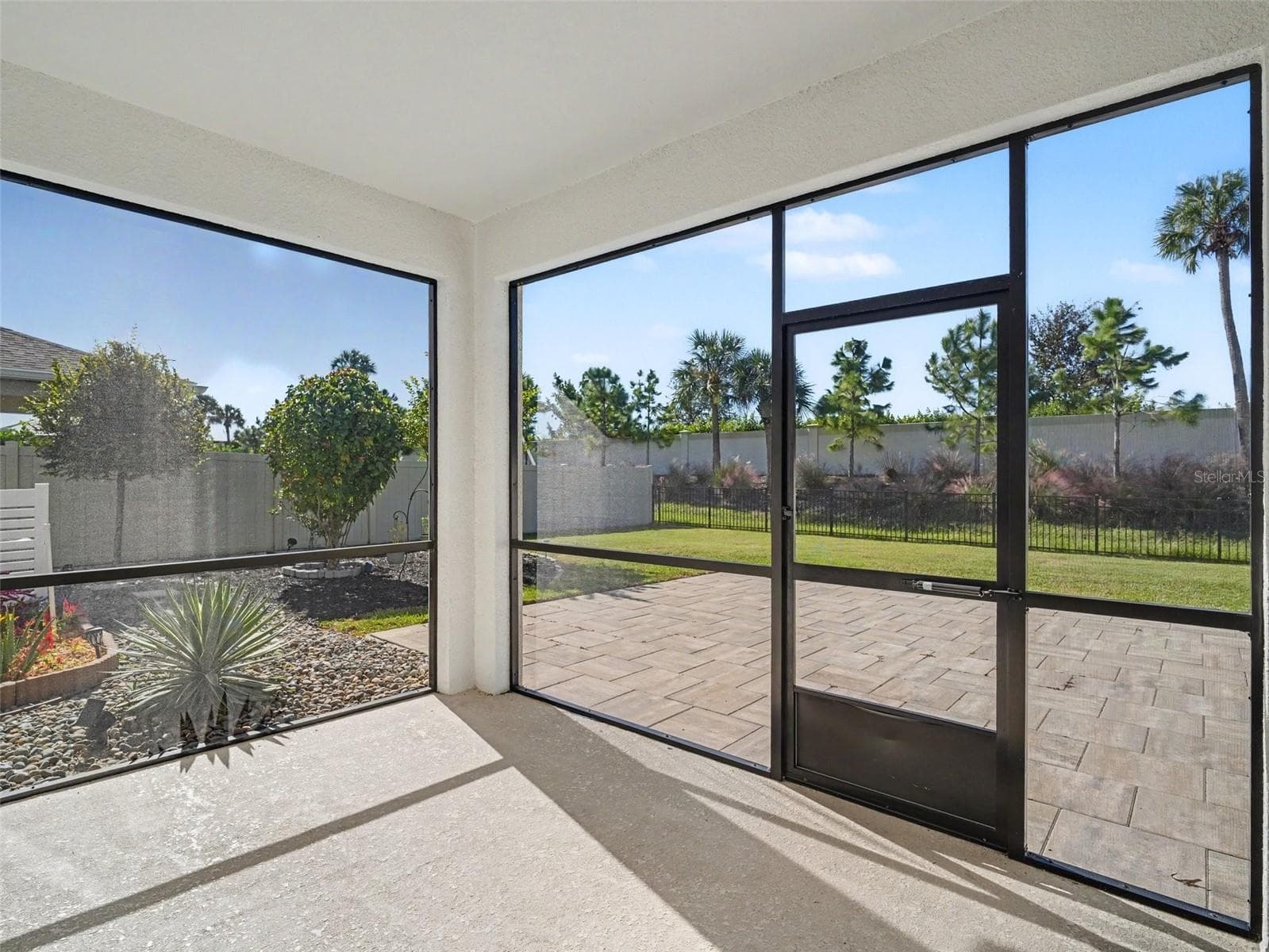 Sceened in lanai - 5731 WOODLAND SAGE DR, SARASOTA